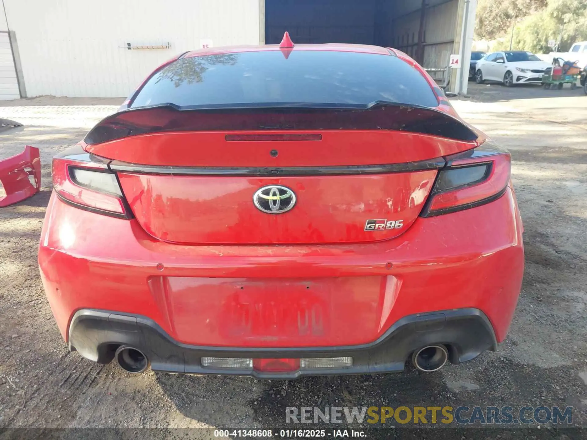 17 fotografías del automóvil dañado JF1ZNBC12P8754012 TOYOTA GR86 2023