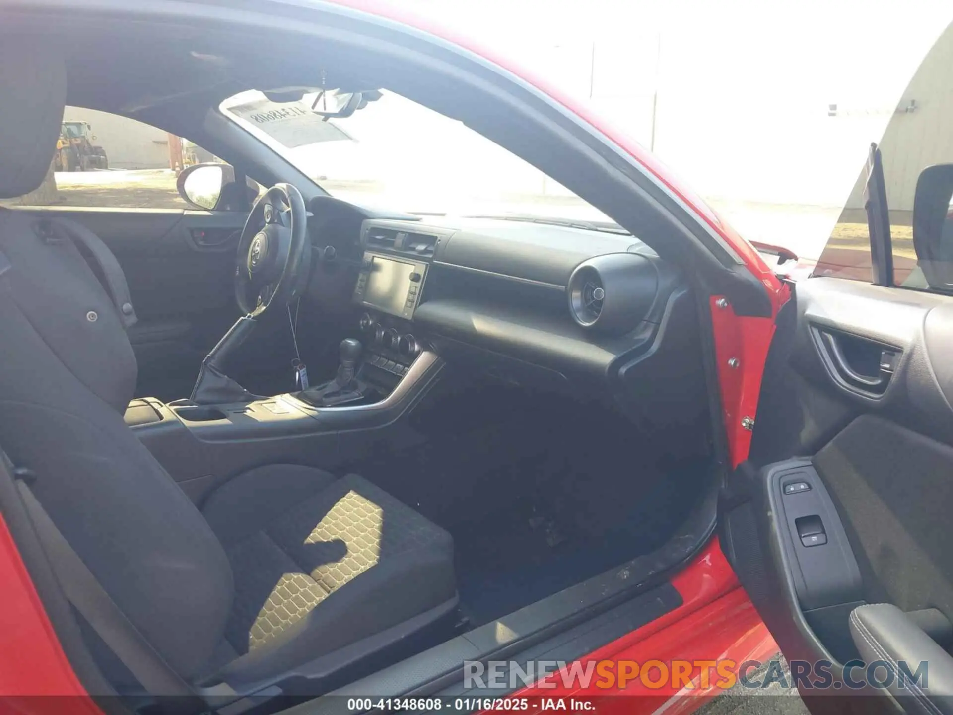 5 fotografías del automóvil dañado JF1ZNBC12P8754012 TOYOTA GR86 2023