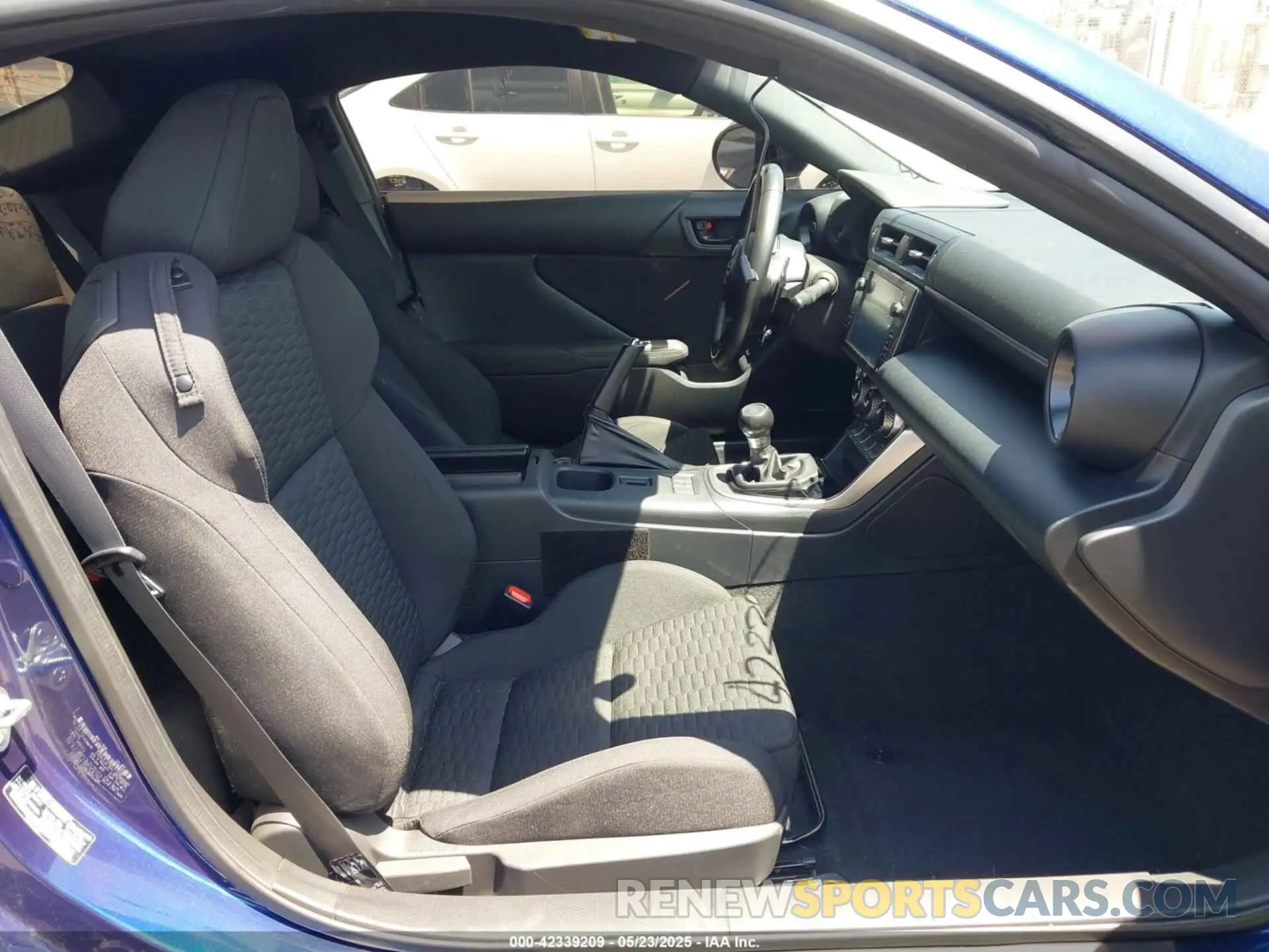 5 fotografías del automóvil dañado JF1ZNBC13P8758103 TOYOTA GR86 2023