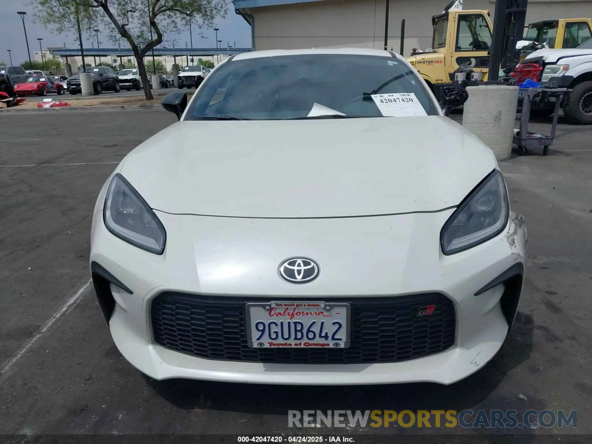 12 fotografías del automóvil dañado JF1ZNBC13P8760174 TOYOTA GR86 2023