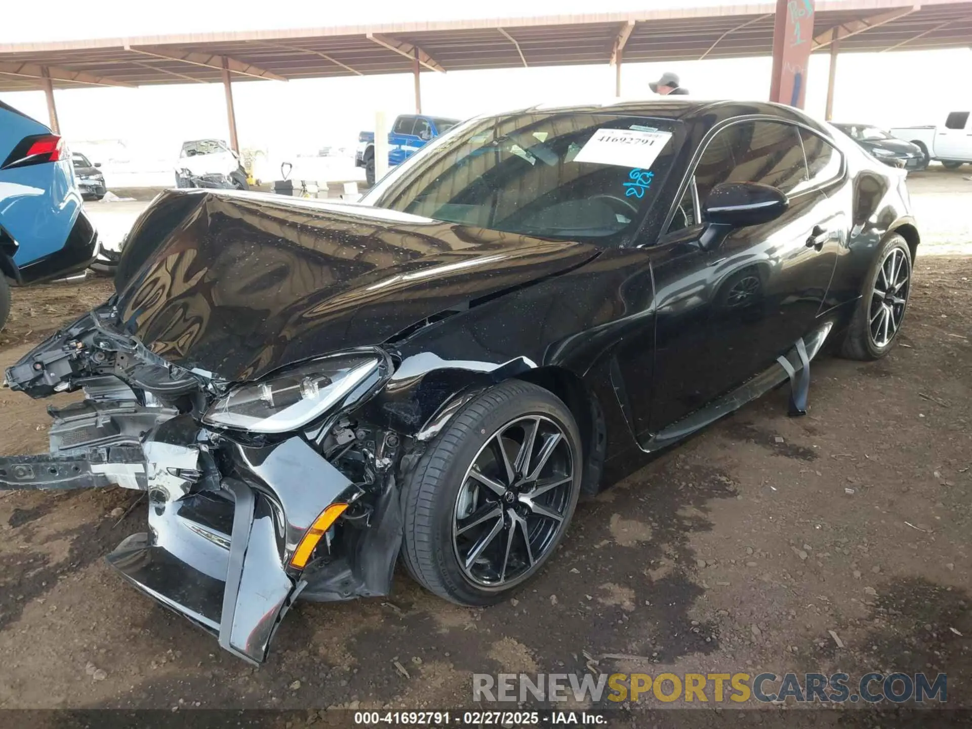 2 fotografías del automóvil dañado JF1ZNBC1XP8751486 TOYOTA GR86 2023
