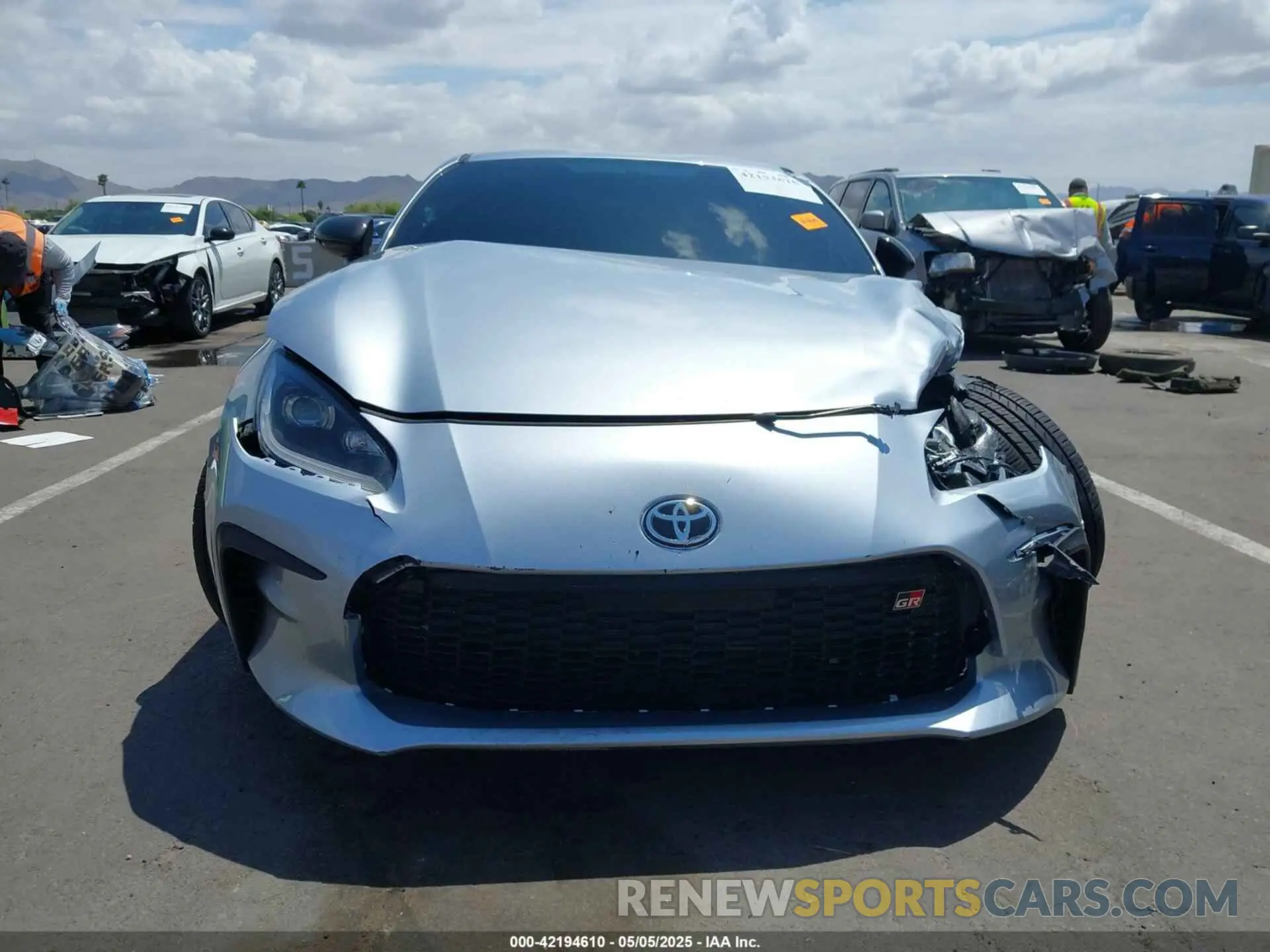 13 fotografías del automóvil dañado JF1ZNBE15P9765366 TOYOTA GR86 2023