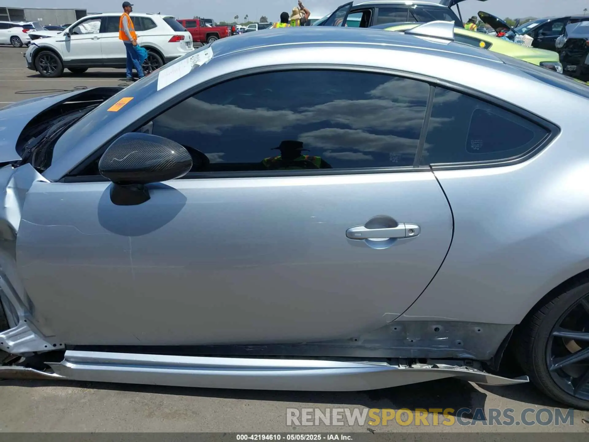 15 fotografías del automóvil dañado JF1ZNBE15P9765366 TOYOTA GR86 2023