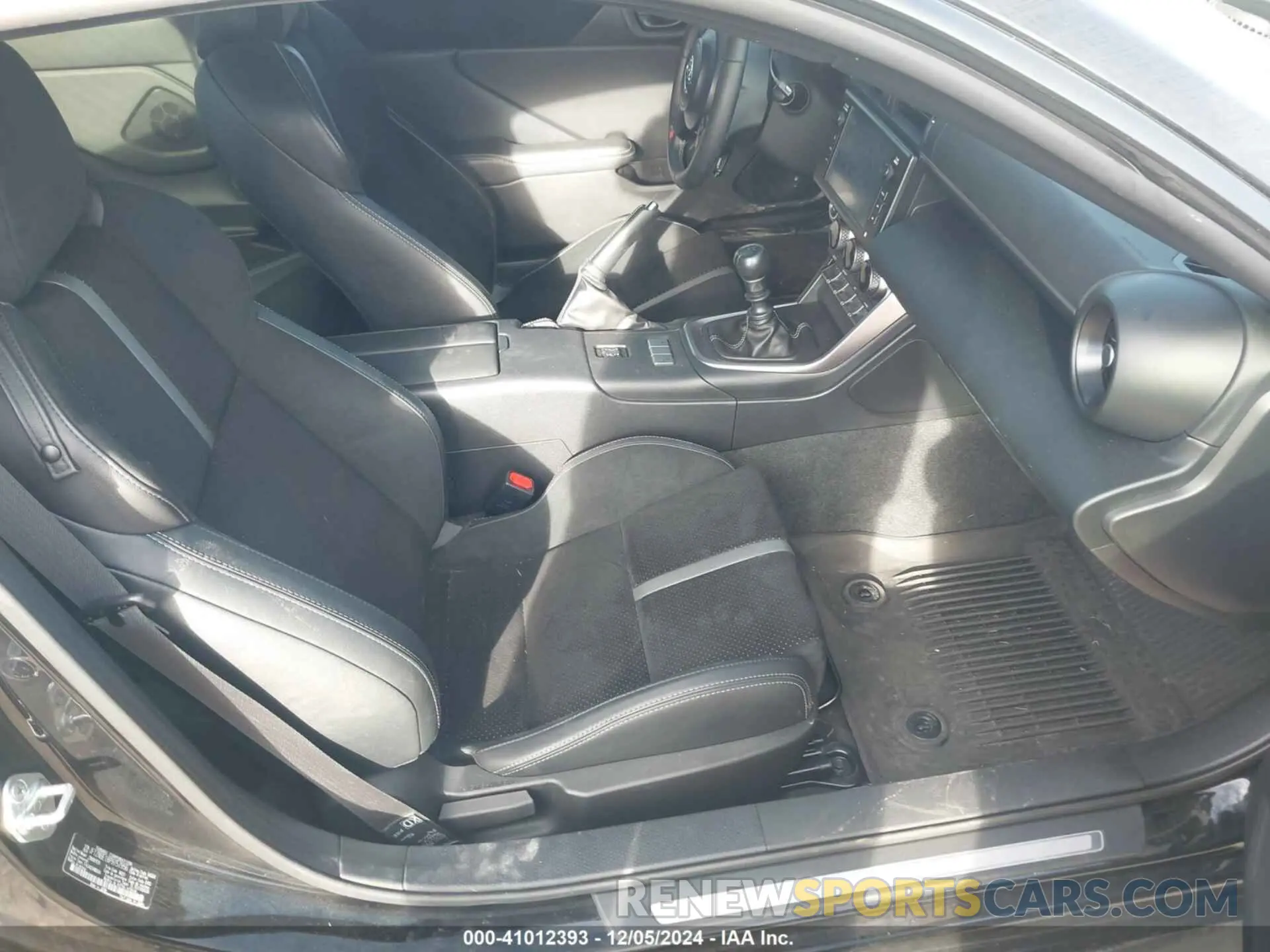 5 fotografías del automóvil dañado JF1ZNBE18P9757956 TOYOTA GR86 2023
