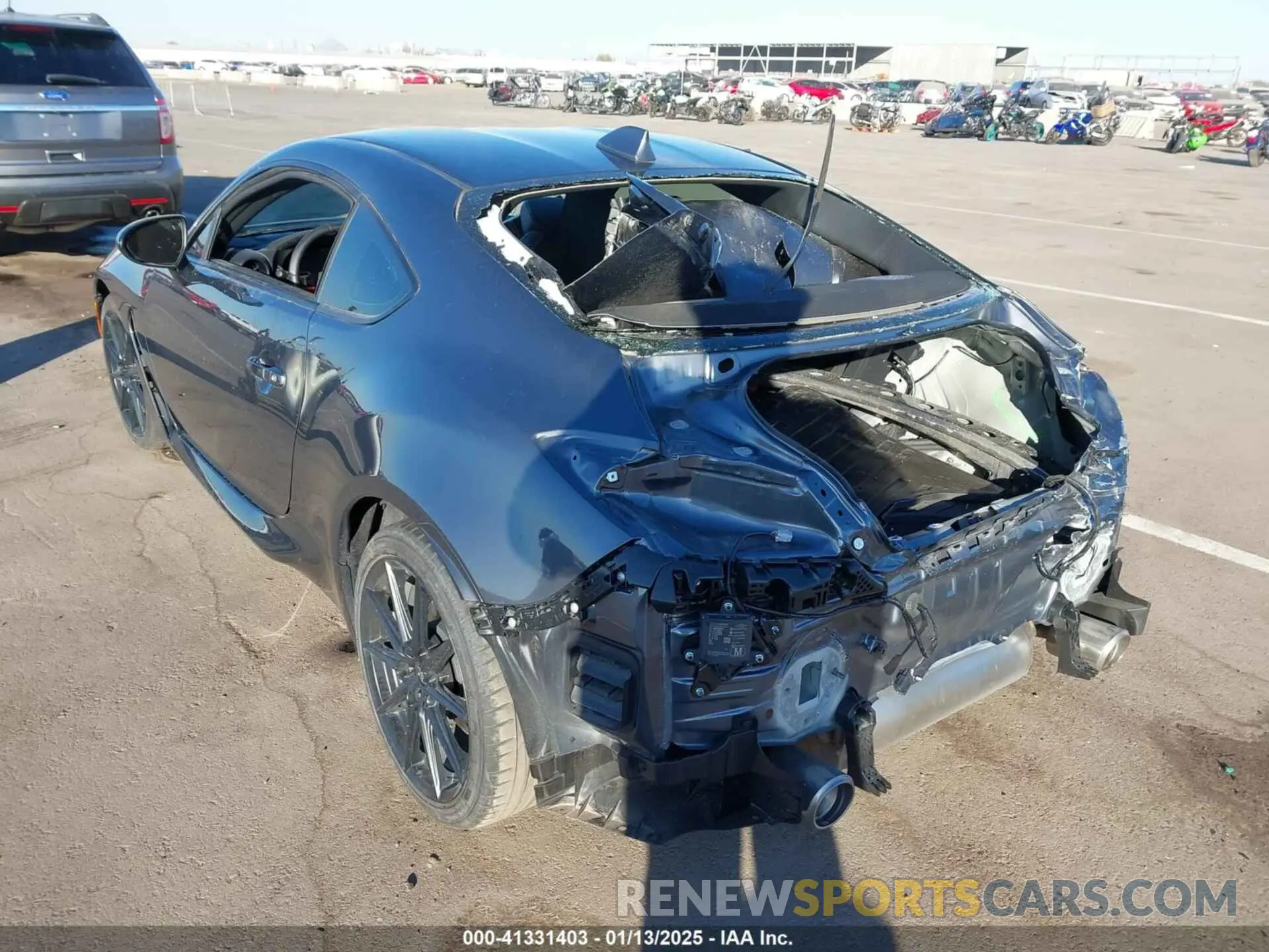 3 fotografías del automóvil dañado JF1ZNBF10P8762704 TOYOTA GR86 2023