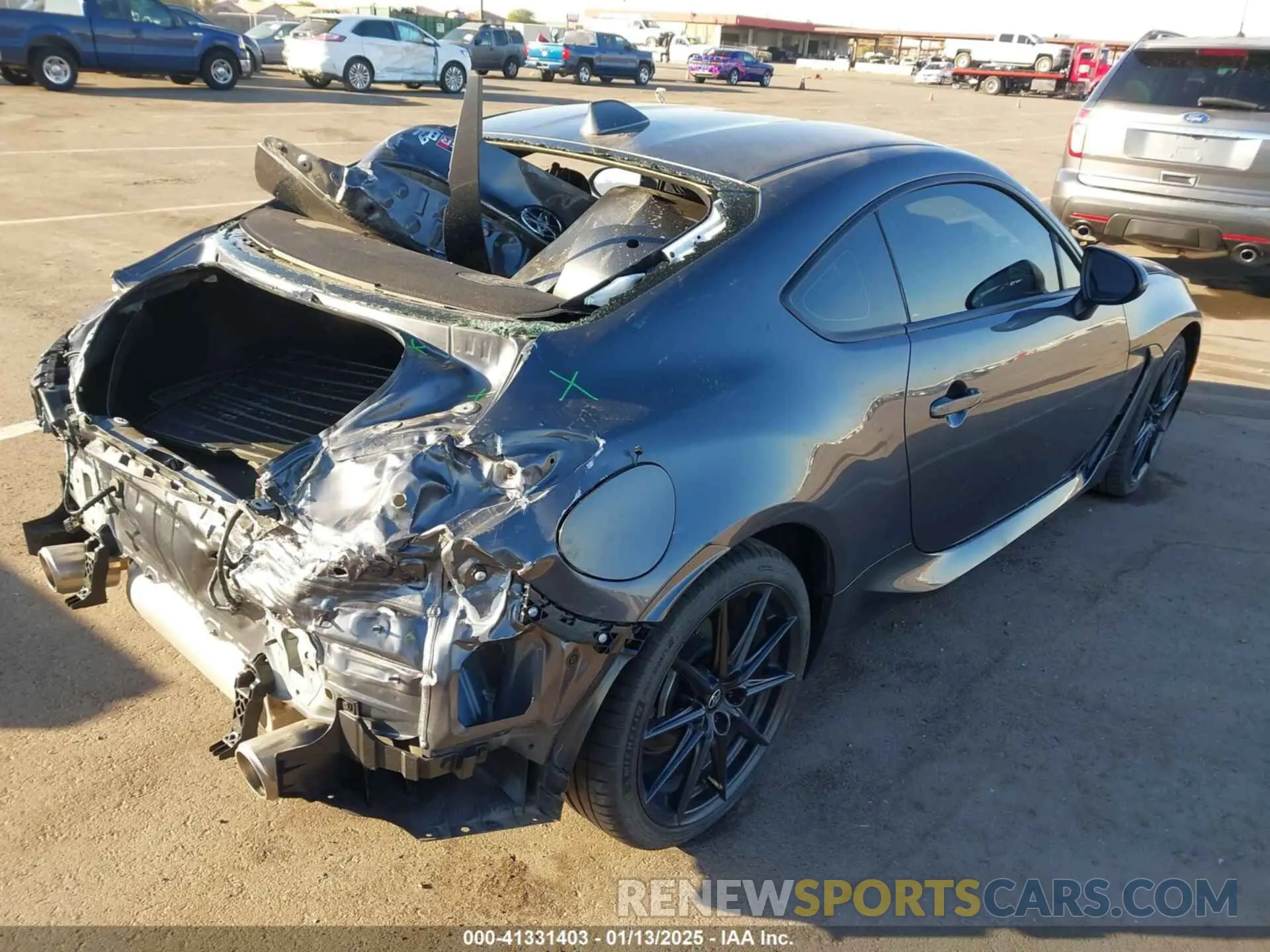 4 fotografías del automóvil dañado JF1ZNBF10P8762704 TOYOTA GR86 2023