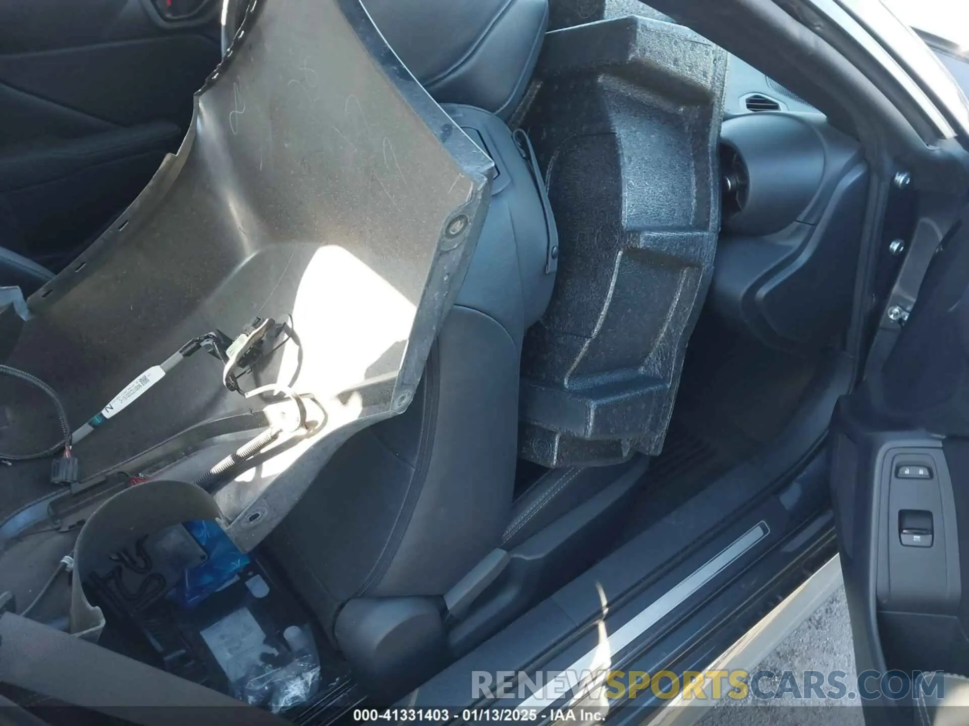 5 fotografías del automóvil dañado JF1ZNBF10P8762704 TOYOTA GR86 2023