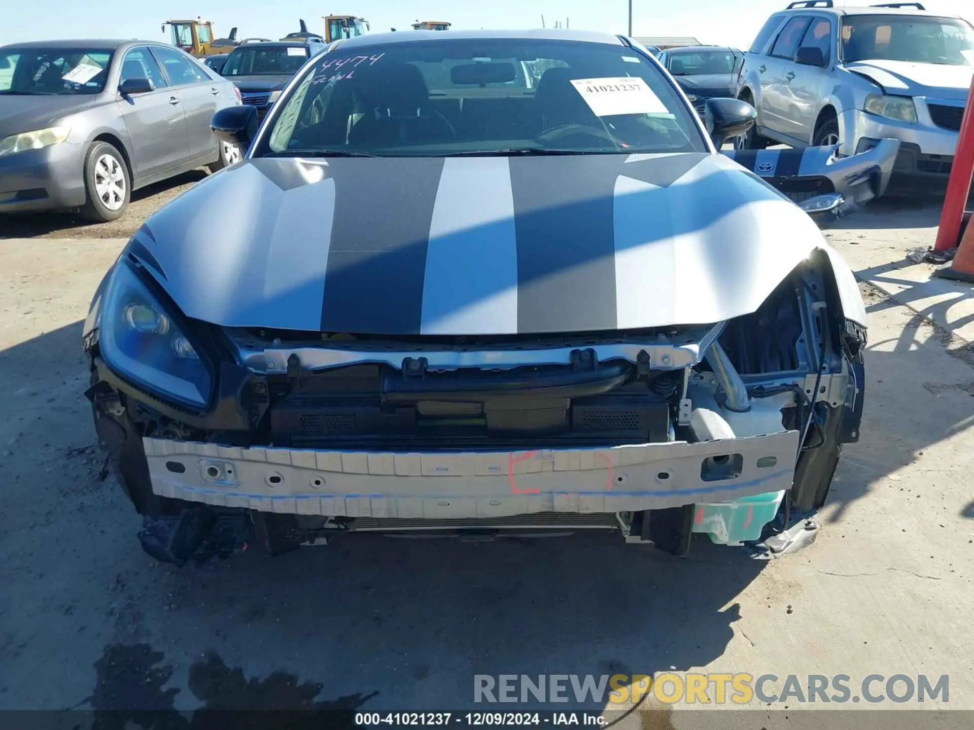 13 fotografías del automóvil dañado JF1ZNBF10P8766798 TOYOTA GR86 2023