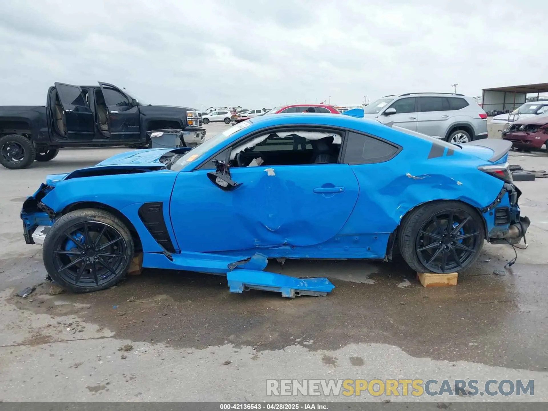 15 fotografías del automóvil dañado JF1ZNBF13P8758193 TOYOTA GR86 2023