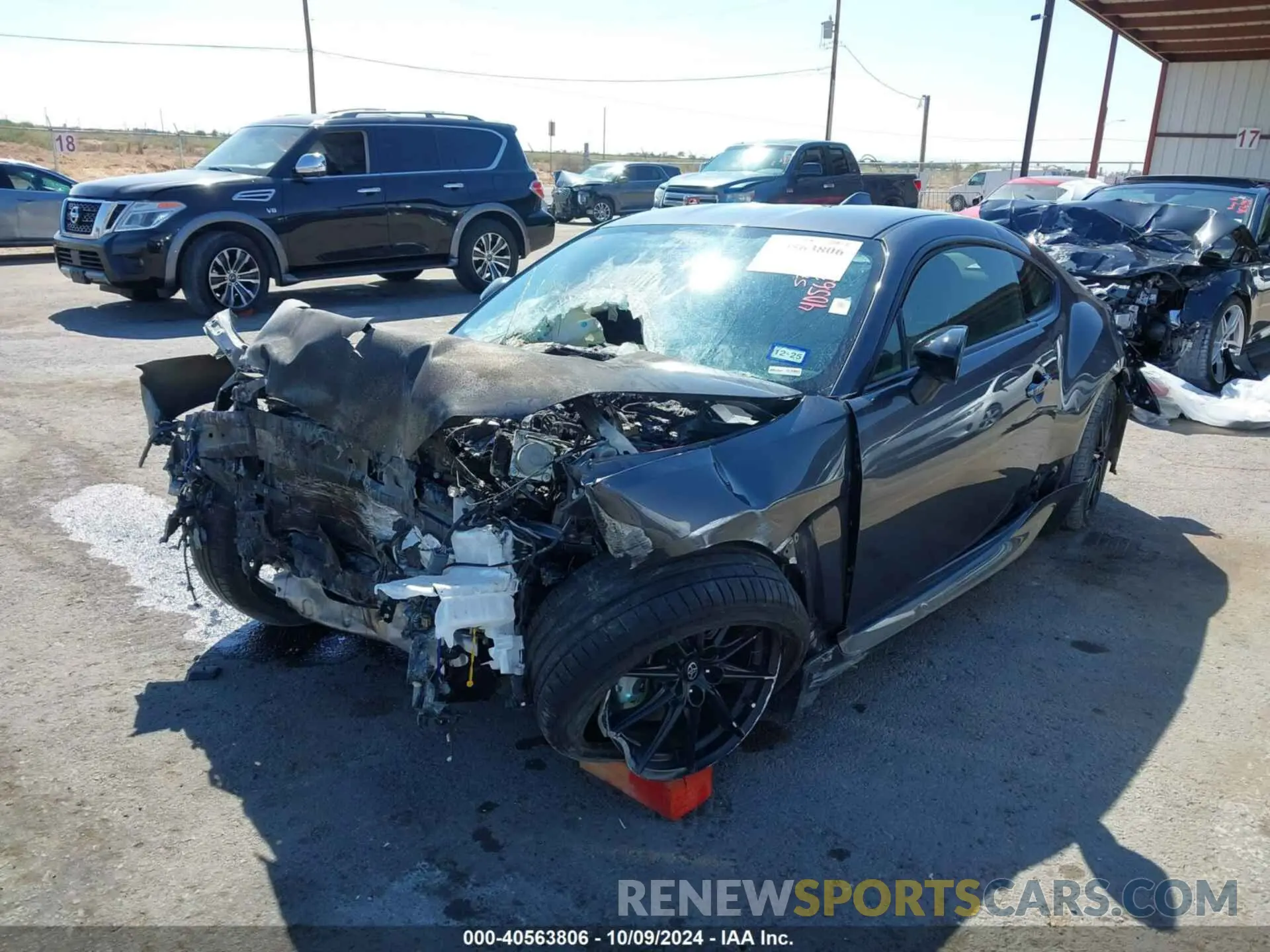 2 fotografías del automóvil dañado JF1ZNBF15P8766179 TOYOTA GR86 2023