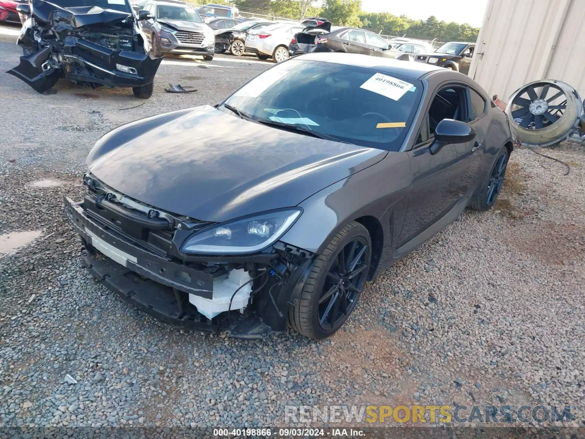 2 fotografías del automóvil dañado JF1ZNBF1XP8758711 TOYOTA GR86 2023
