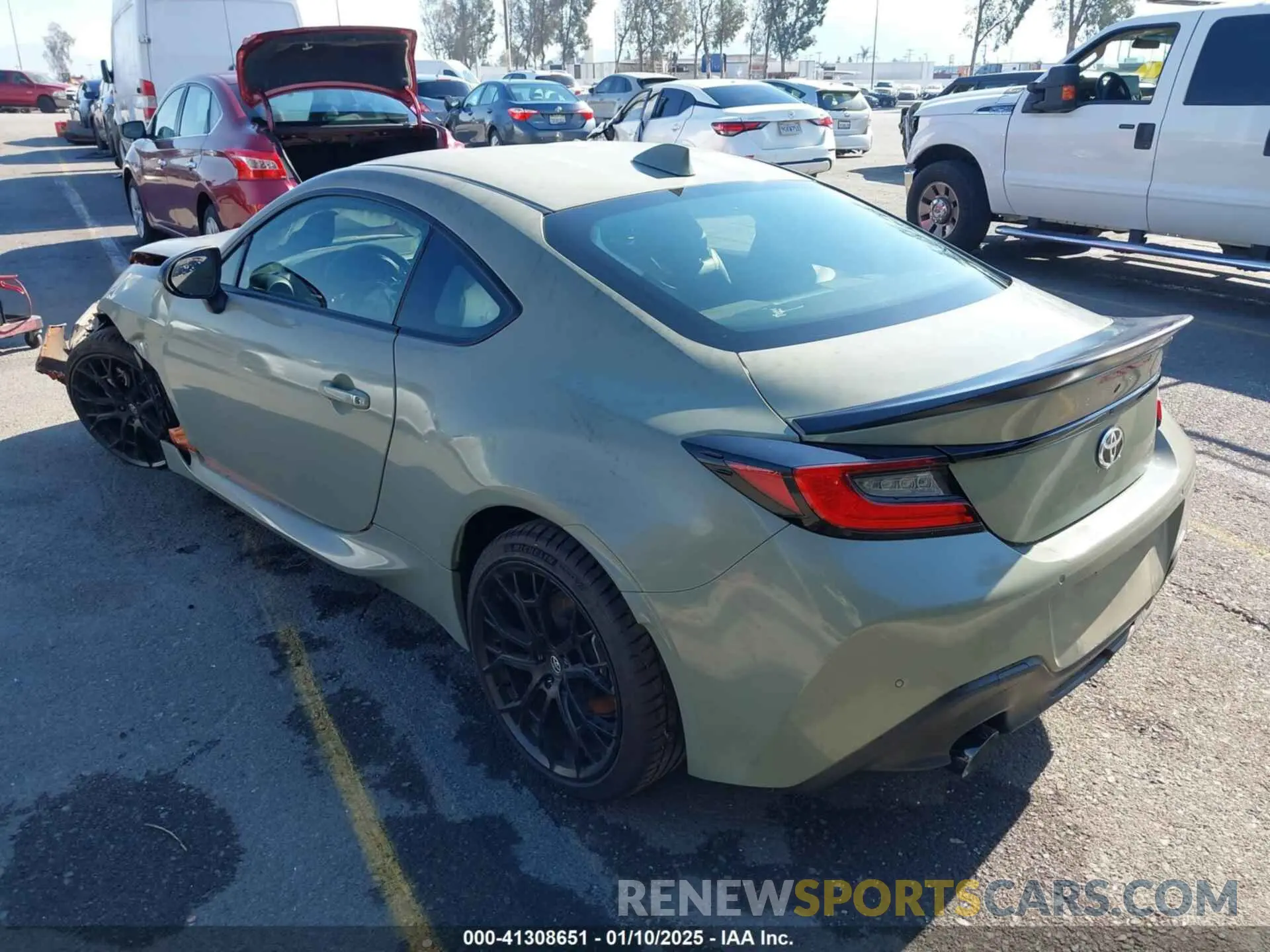 3 fotografías del automóvil dañado JF1ZNBH16P8755494 TOYOTA GR86 2023