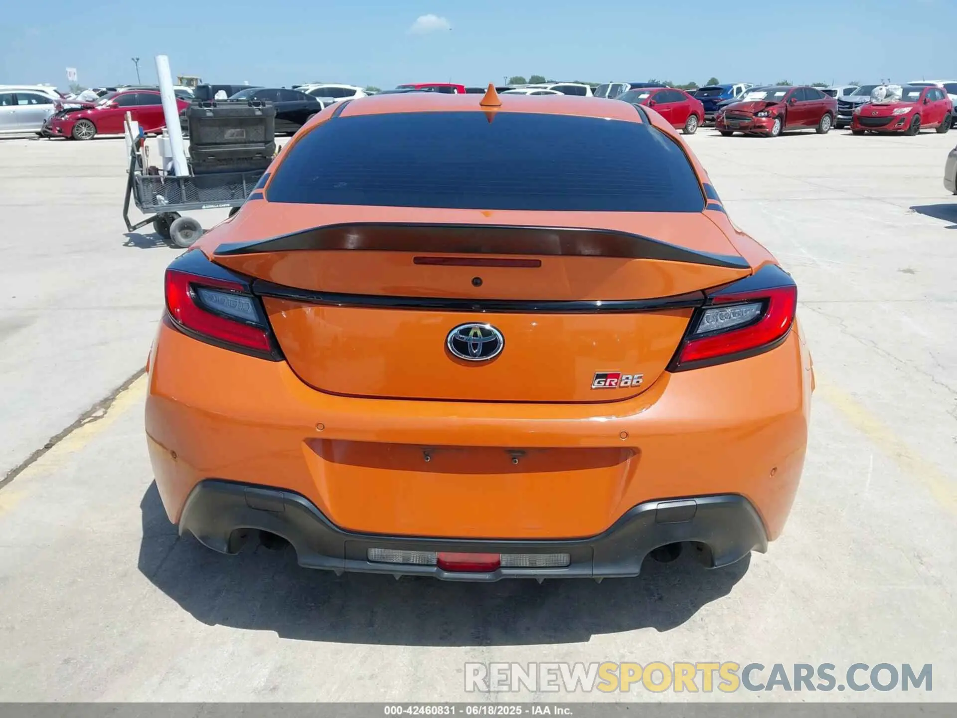 17 fotografías del automóvil dañado JF1ZNBH19P8756087 TOYOTA GR86 2023