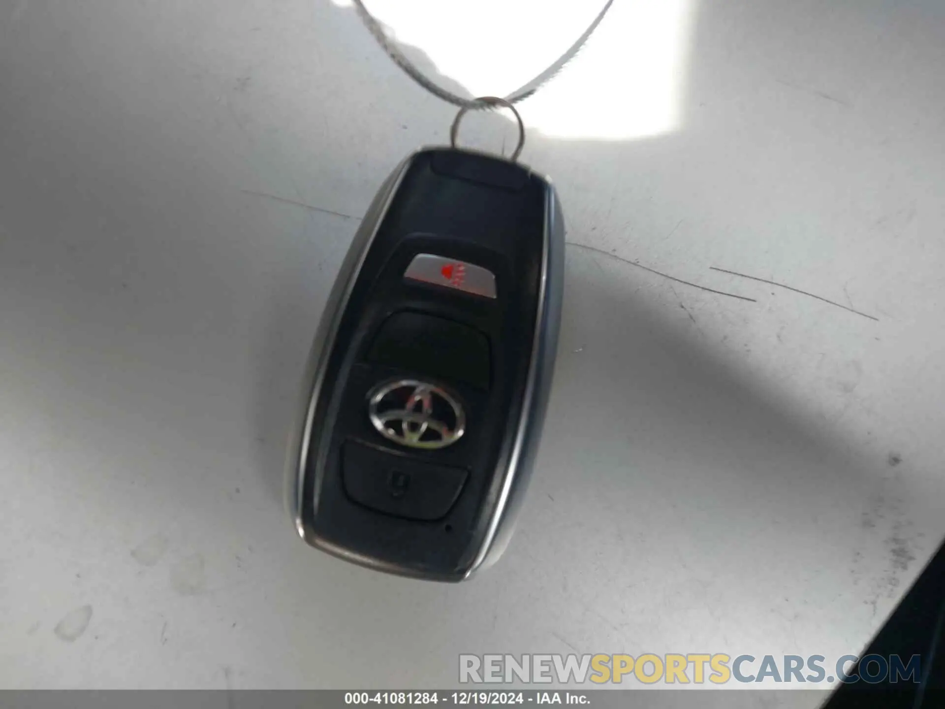 11 fotografías del automóvil dañado JF1ZNBB10R9755528 TOYOTA GR86 2024