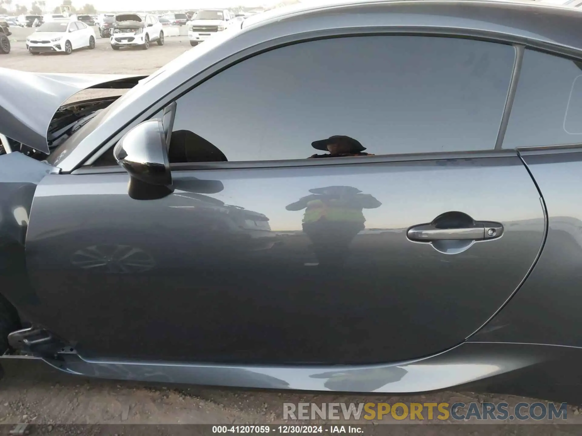 13 fotografías del automóvil dañado JF1ZNBB18R8753516 TOYOTA GR86 2024