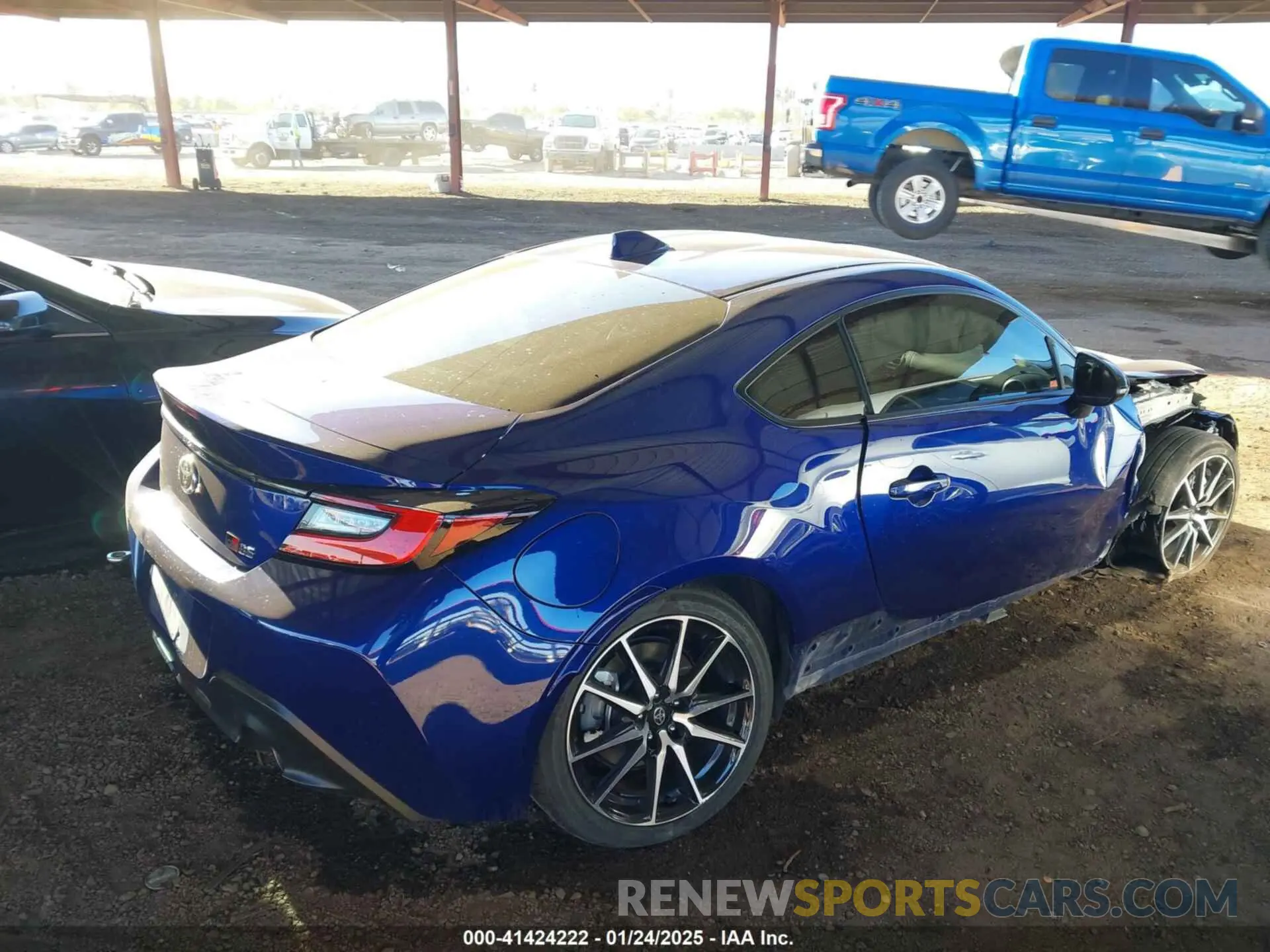 4 fotografías del automóvil dañado JF1ZNBB18R9751730 TOYOTA GR86 2024