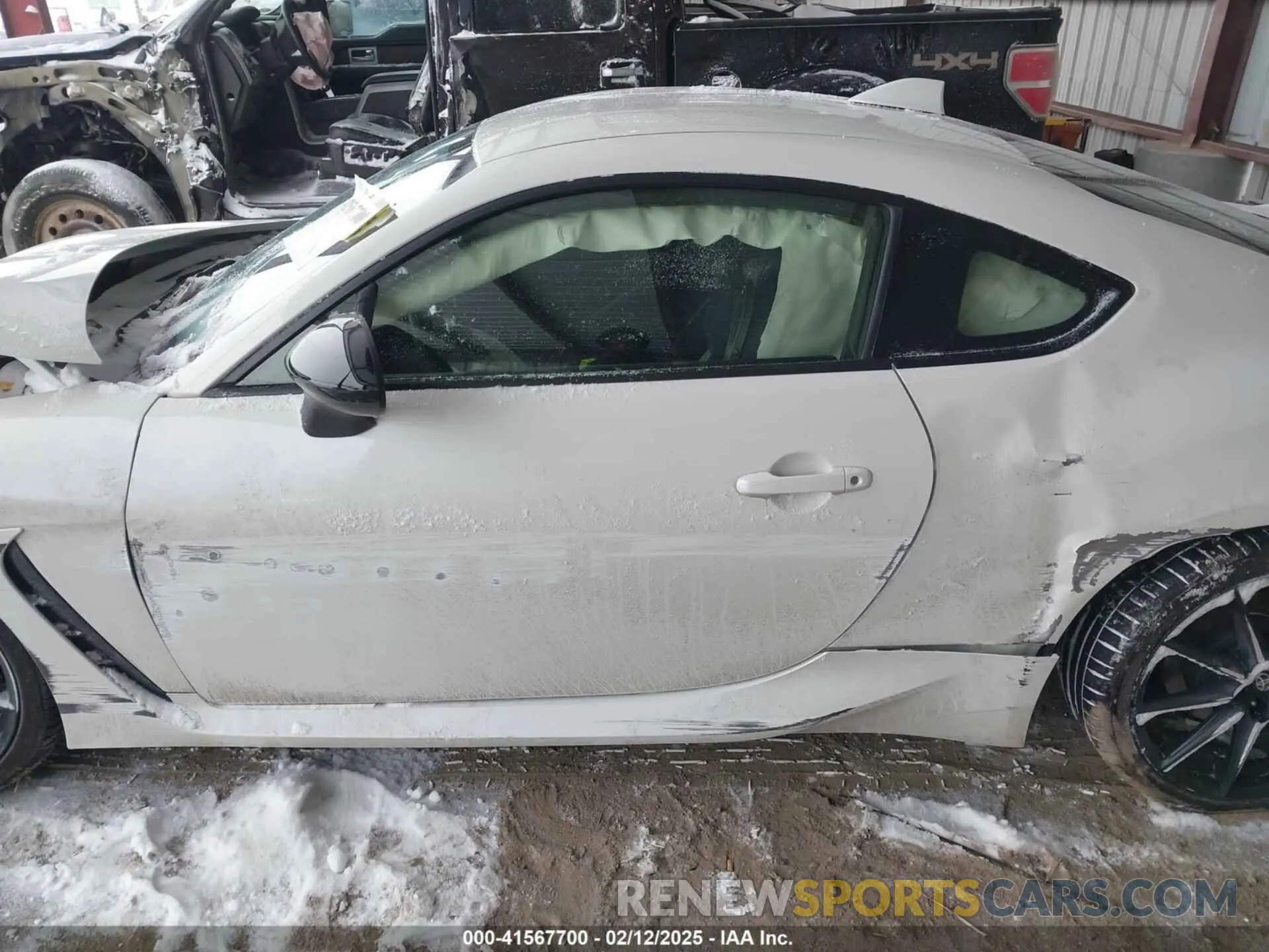 14 fotografías del automóvil dañado JF1ZNBE11R9755209 TOYOTA GR86 2024