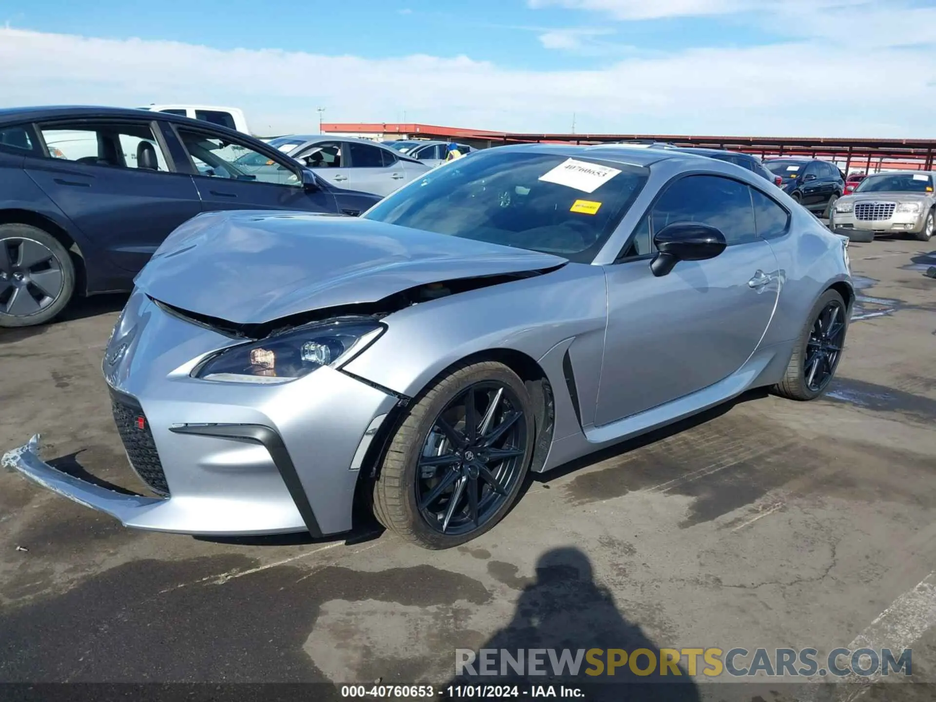 2 fotografías del automóvil dañado JF1ZNBE14R9753518 TOYOTA GR86 2024