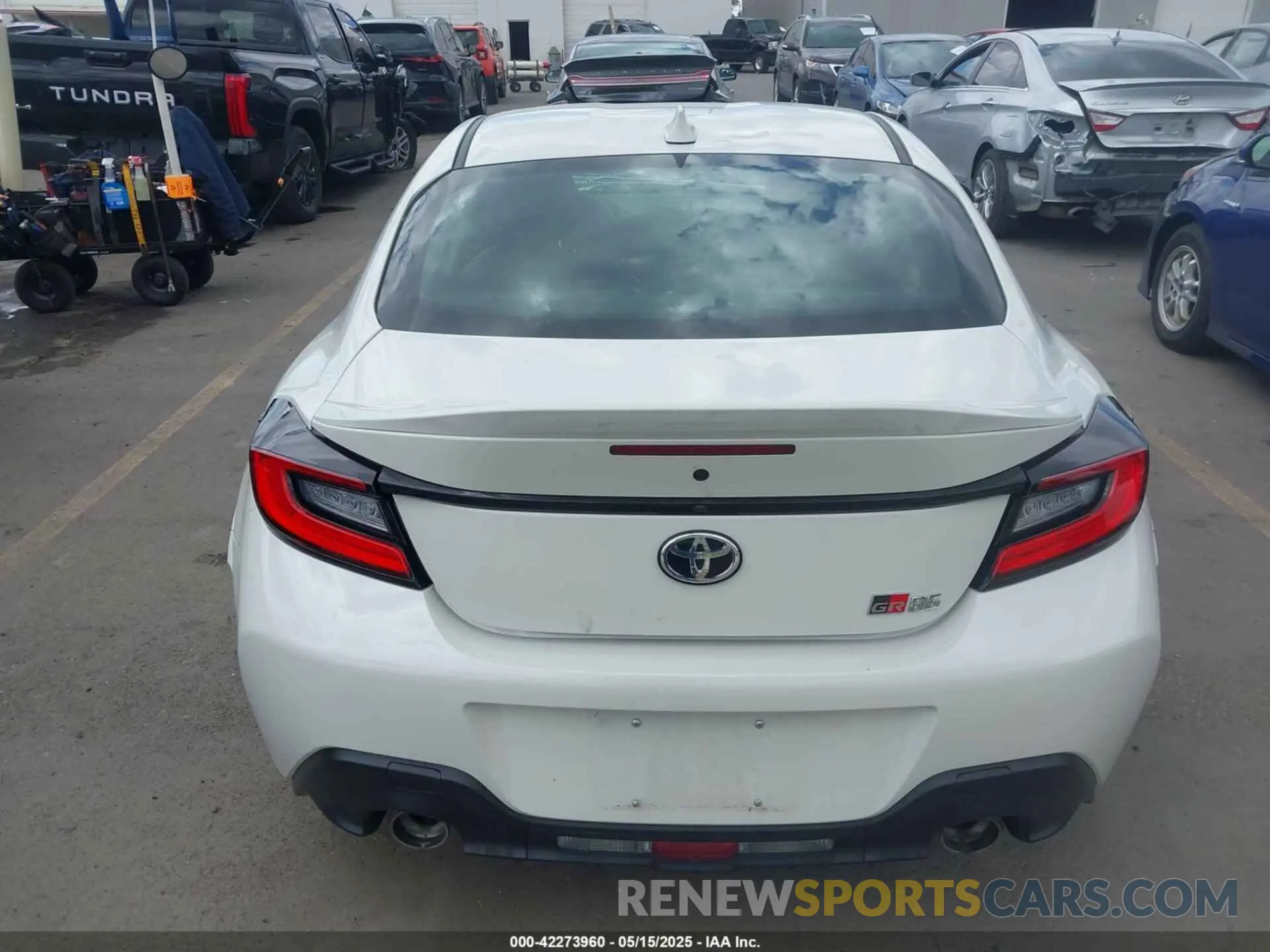 16 fotografías del automóvil dañado JF1ZNBE14R9756371 TOYOTA GR86 2024