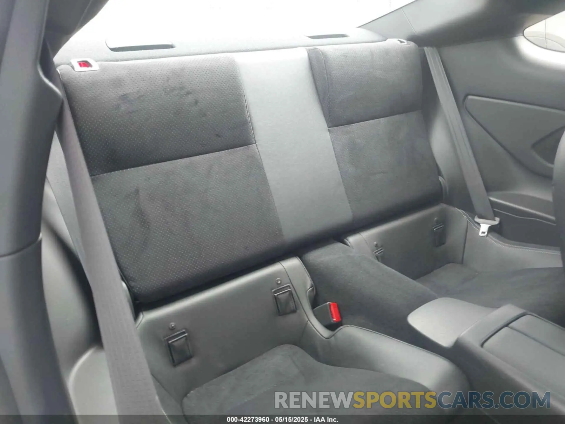 8 fotografías del automóvil dañado JF1ZNBE14R9756371 TOYOTA GR86 2024