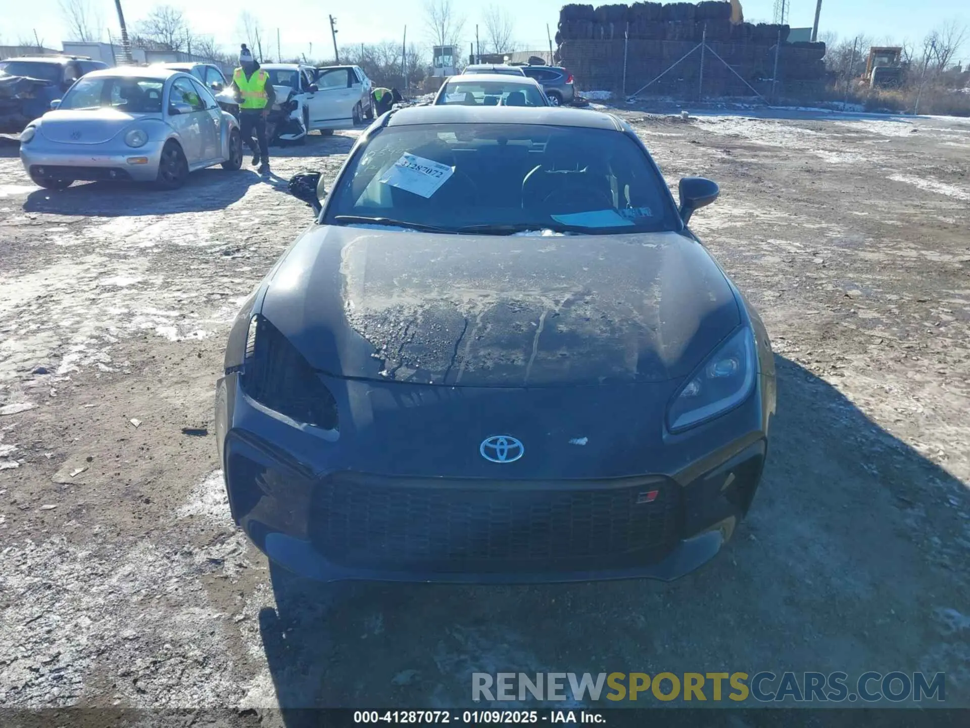 12 fotografías del automóvil dañado JF1ZNBE18R8752426 TOYOTA GR86 2024