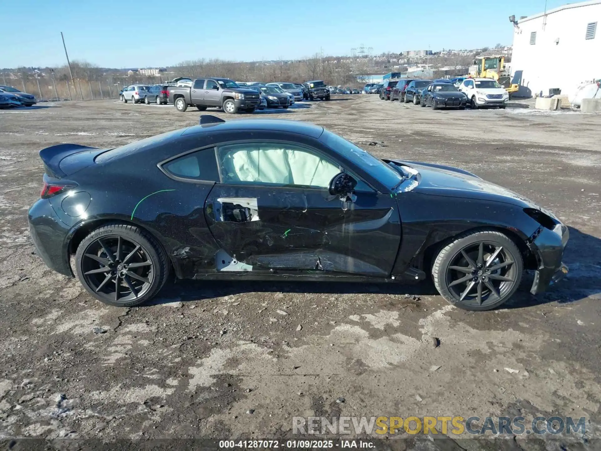 13 fotografías del automóvil dañado JF1ZNBE18R8752426 TOYOTA GR86 2024