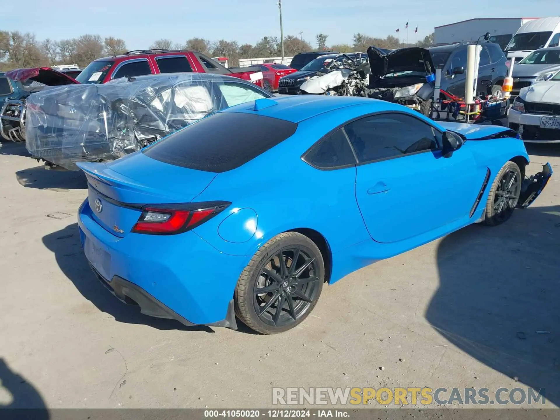 4 fotografías del automóvil dañado JF1ZNBE19R8750040 TOYOTA GR86 2024