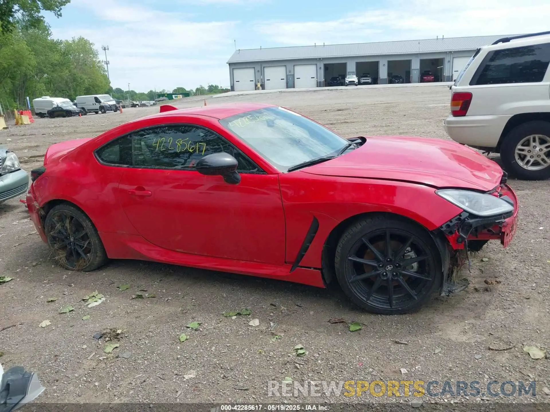 14 fotografías del automóvil dañado JF1ZNBE19R9756897 TOYOTA GR86 2024