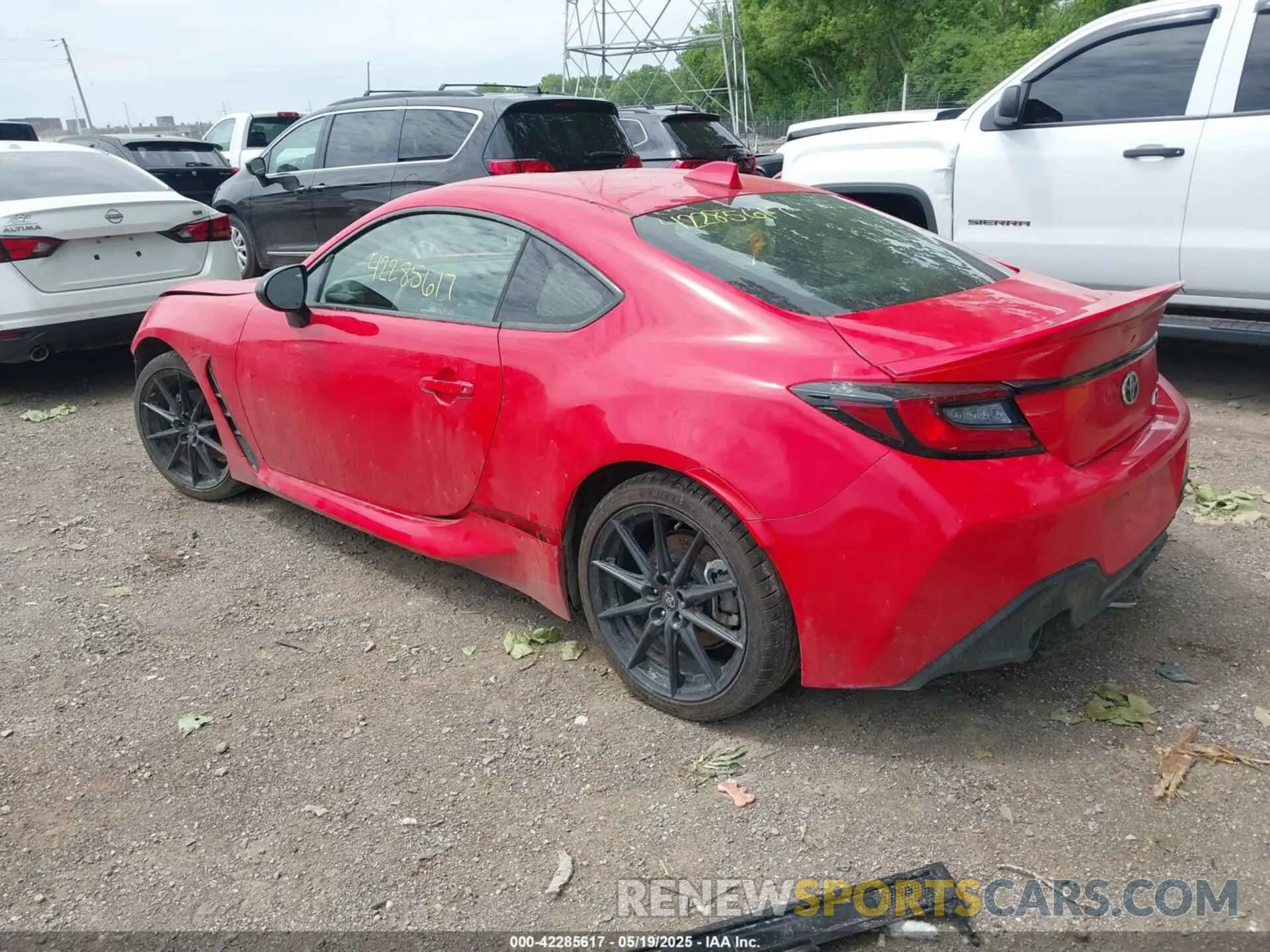 3 fotografías del automóvil dañado JF1ZNBE19R9756897 TOYOTA GR86 2024