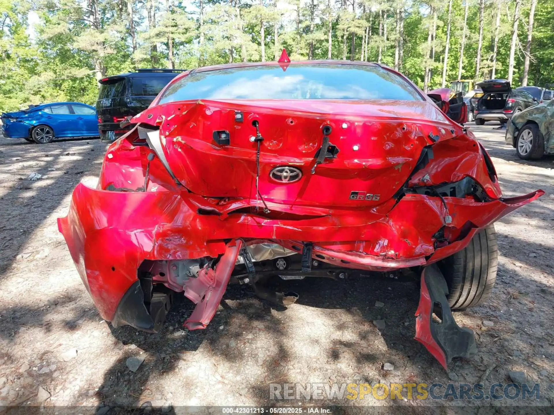 6 fotografías del automóvil dañado JF1ZNBE1XR8760723 TOYOTA GR86 2024