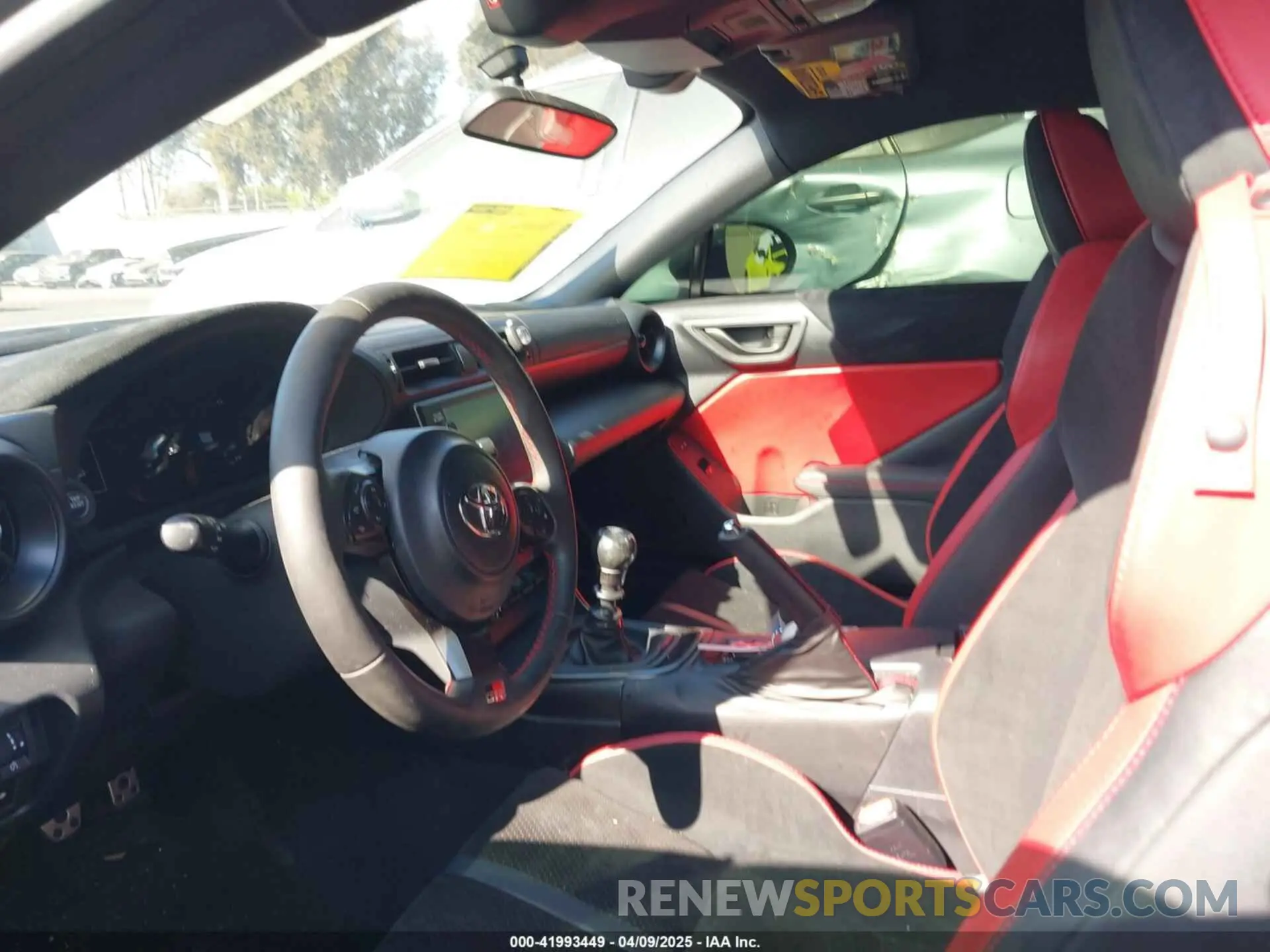 18 fotografías del automóvil dañado JF1ZNBM10R9751489 TOYOTA GR86 2024