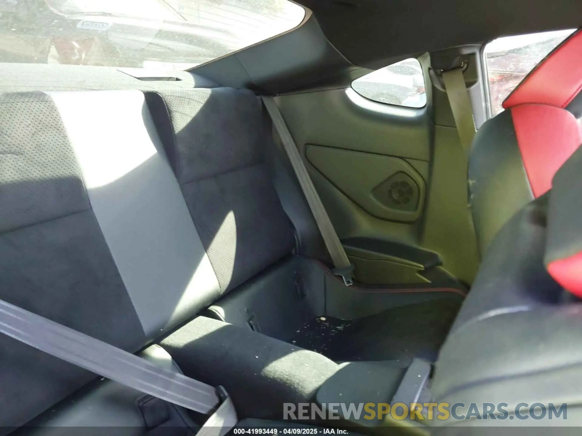 8 fotografías del automóvil dañado JF1ZNBM10R9751489 TOYOTA GR86 2024
