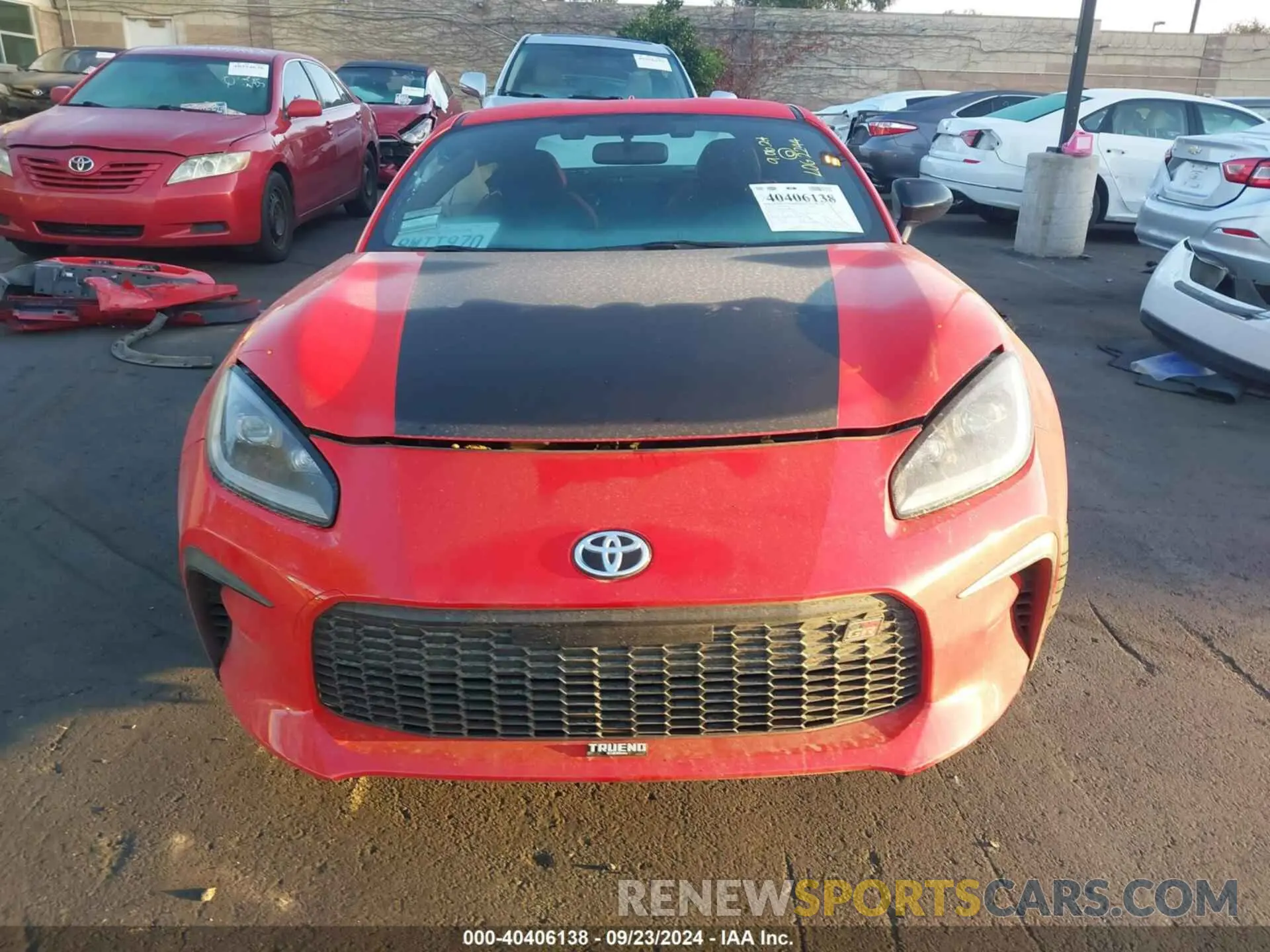13 fotografías del automóvil dañado JF1ZNBM11R8752608 TOYOTA GR86 2024