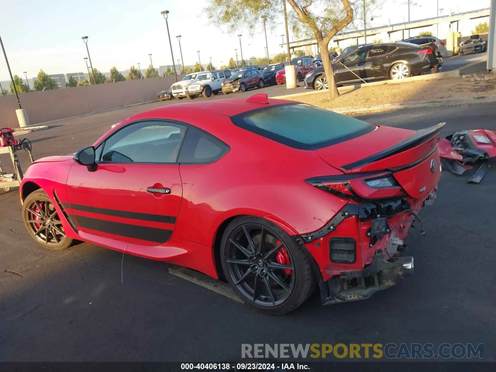15 fotografías del automóvil dañado JF1ZNBM11R8752608 TOYOTA GR86 2024