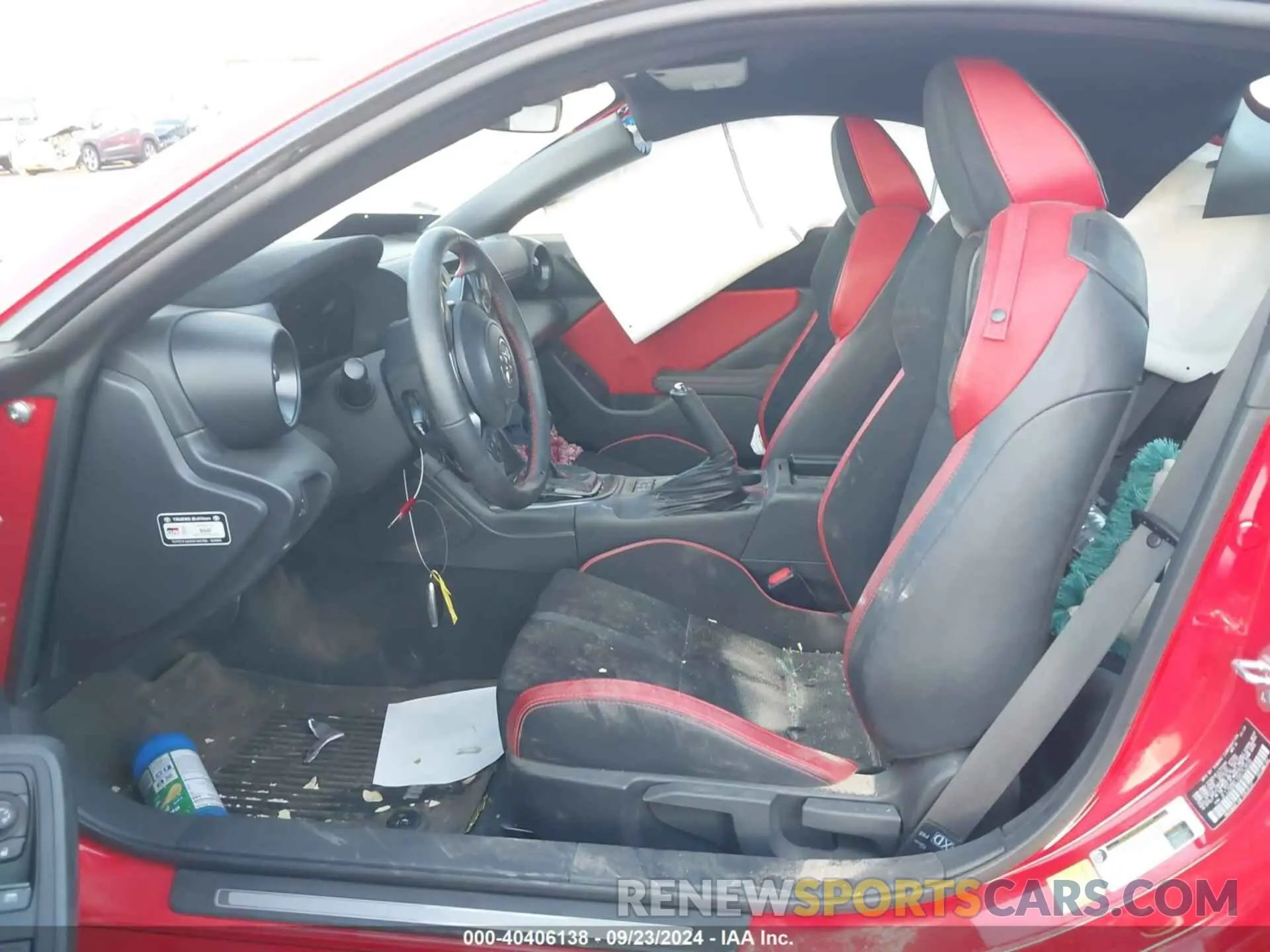 5 fotografías del automóvil dañado JF1ZNBM11R8752608 TOYOTA GR86 2024