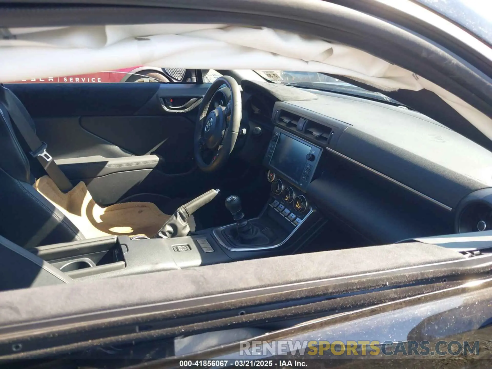 5 fotografías del automóvil dañado JF1ZNBE12S9751742 TOYOTA GR86 2025