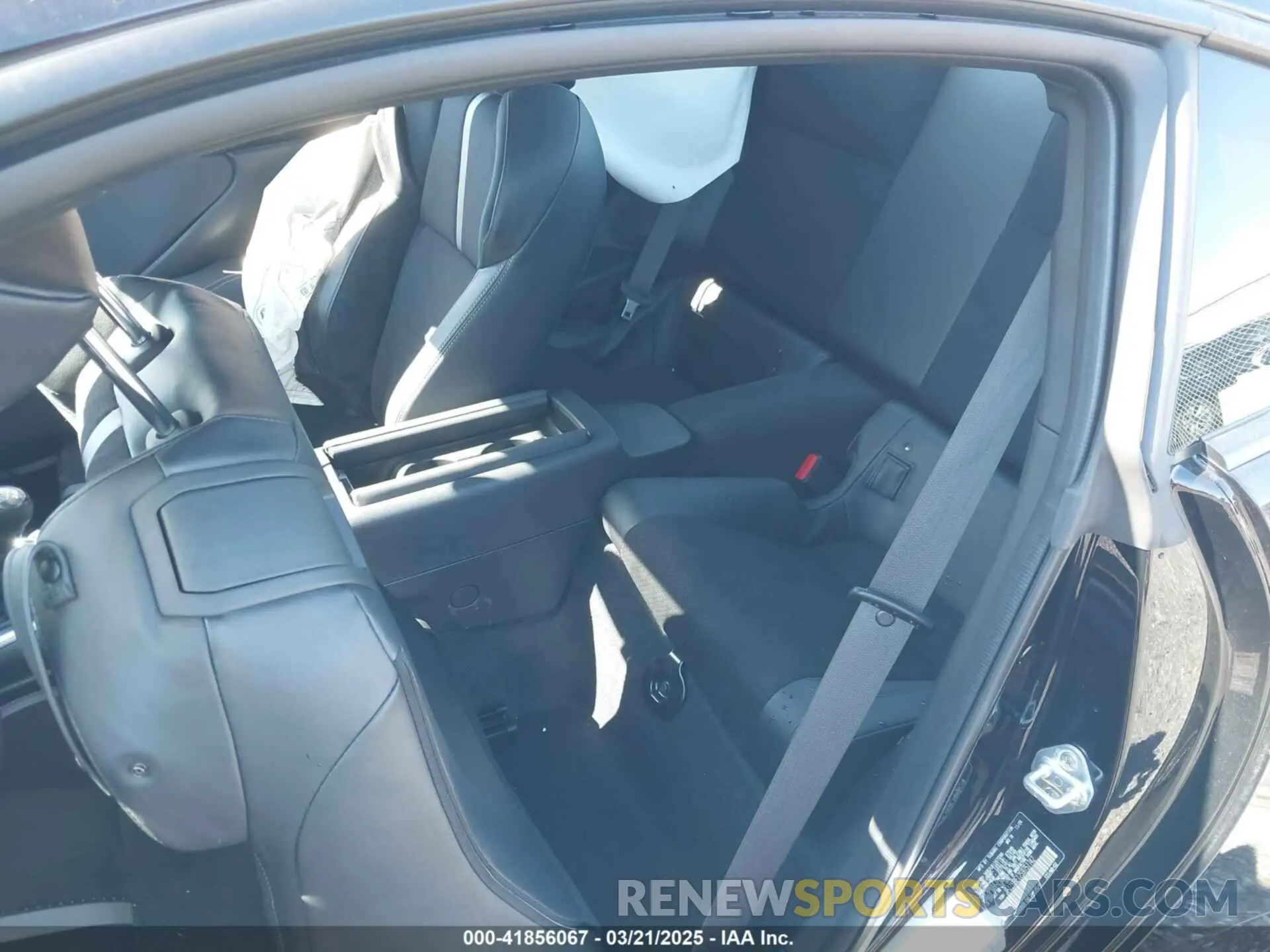 8 fotografías del automóvil dañado JF1ZNBE12S9751742 TOYOTA GR86 2025