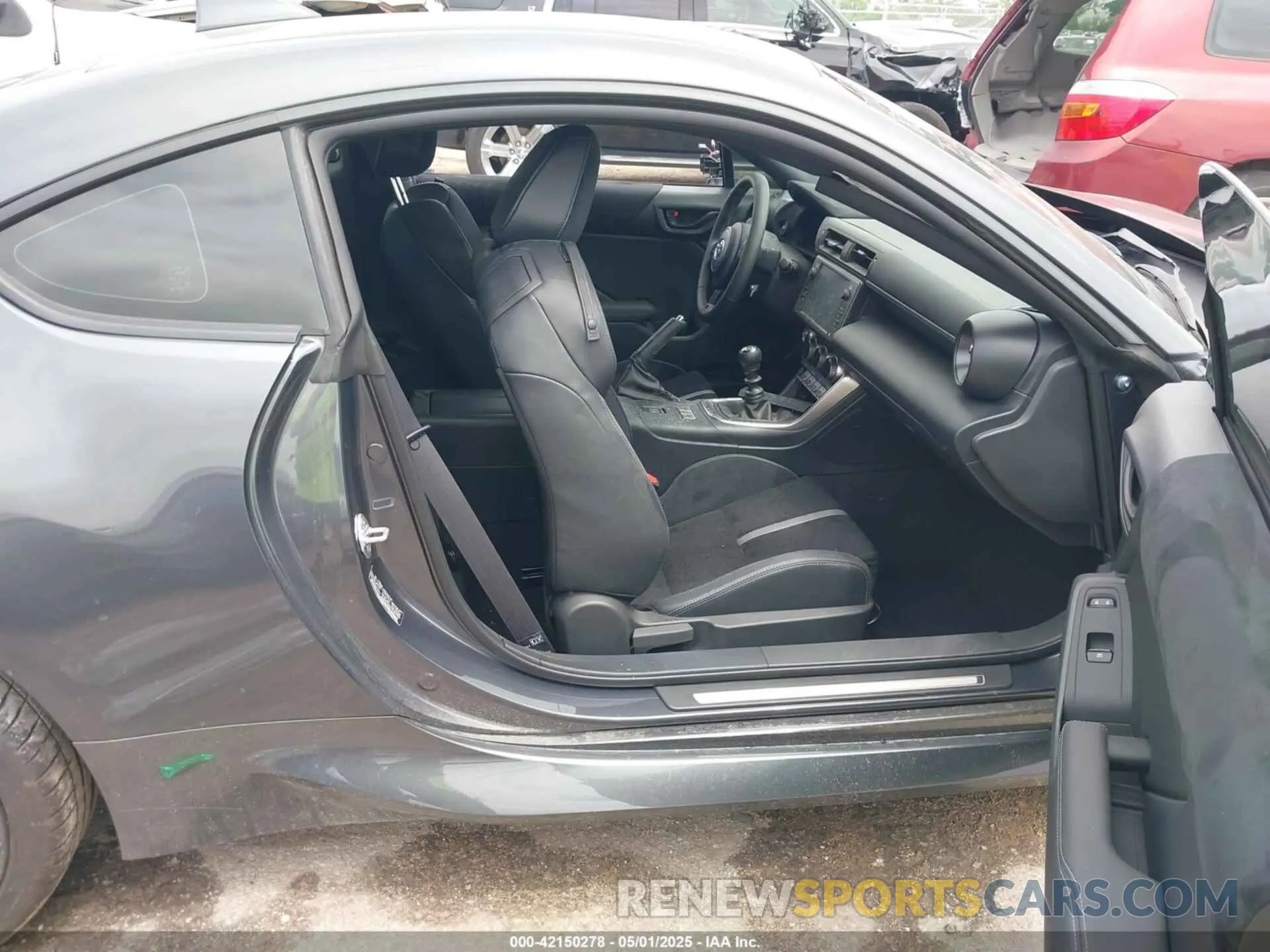 5 fotografías del automóvil dañado JF1ZNBE14S9752813 TOYOTA GR86 2025