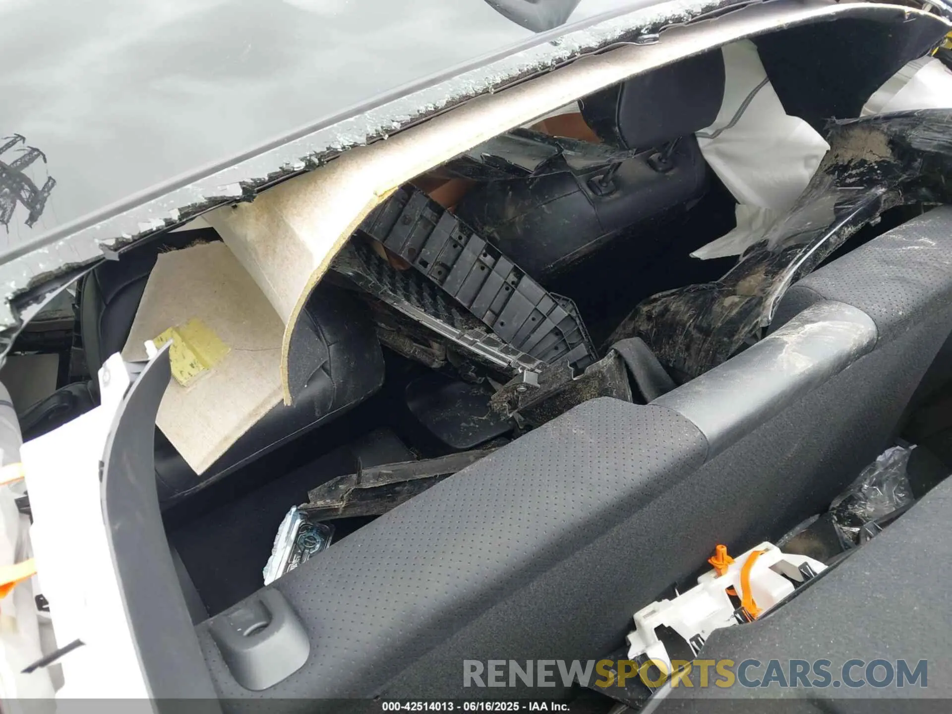 8 fotografías del automóvil dañado JF1ZNBE1XS8755379 TOYOTA GR86 2025
