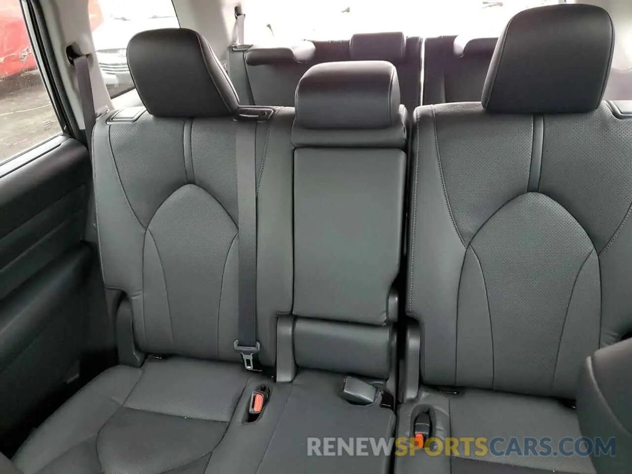 10 fotografías del automóvil dañado 5TDAAAB50RS019254 TOYOTA GRAND HIGH 2024