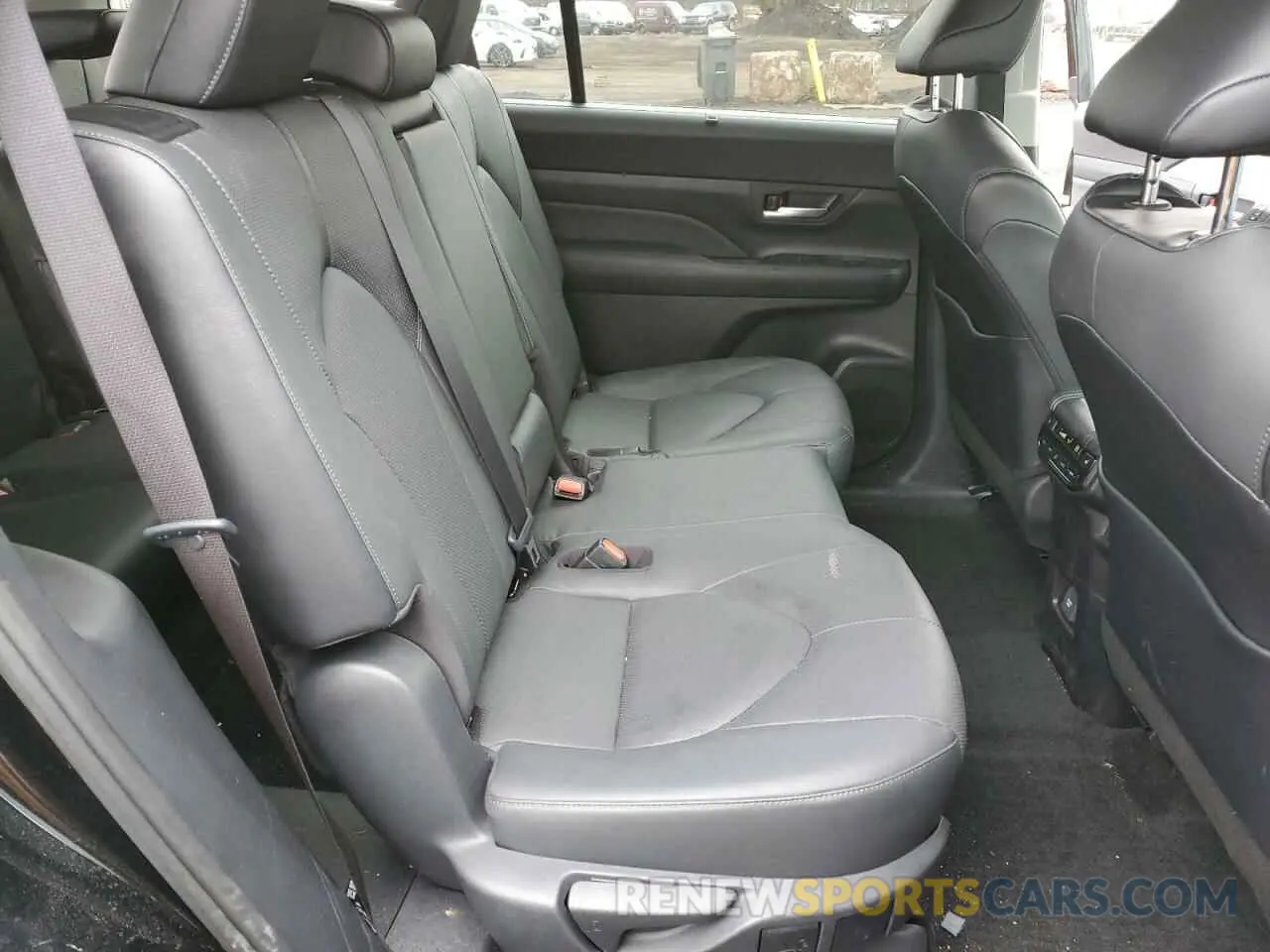 11 fotografías del automóvil dañado 5TDAAAB50RS019254 TOYOTA GRAND HIGH 2024