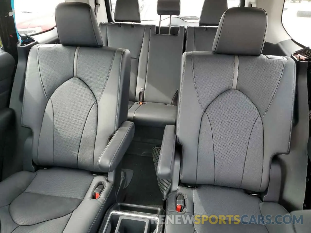 10 fotografías del automóvil dañado 5TDAAAB50RS066932 TOYOTA GRAND HIGH 2024