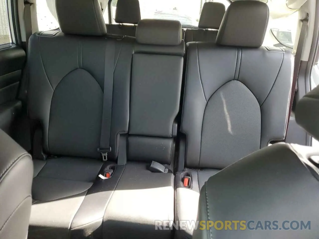 10 fotografías del automóvil dañado 5TDAAAB52RS047539 TOYOTA GRAND HIGH 2024