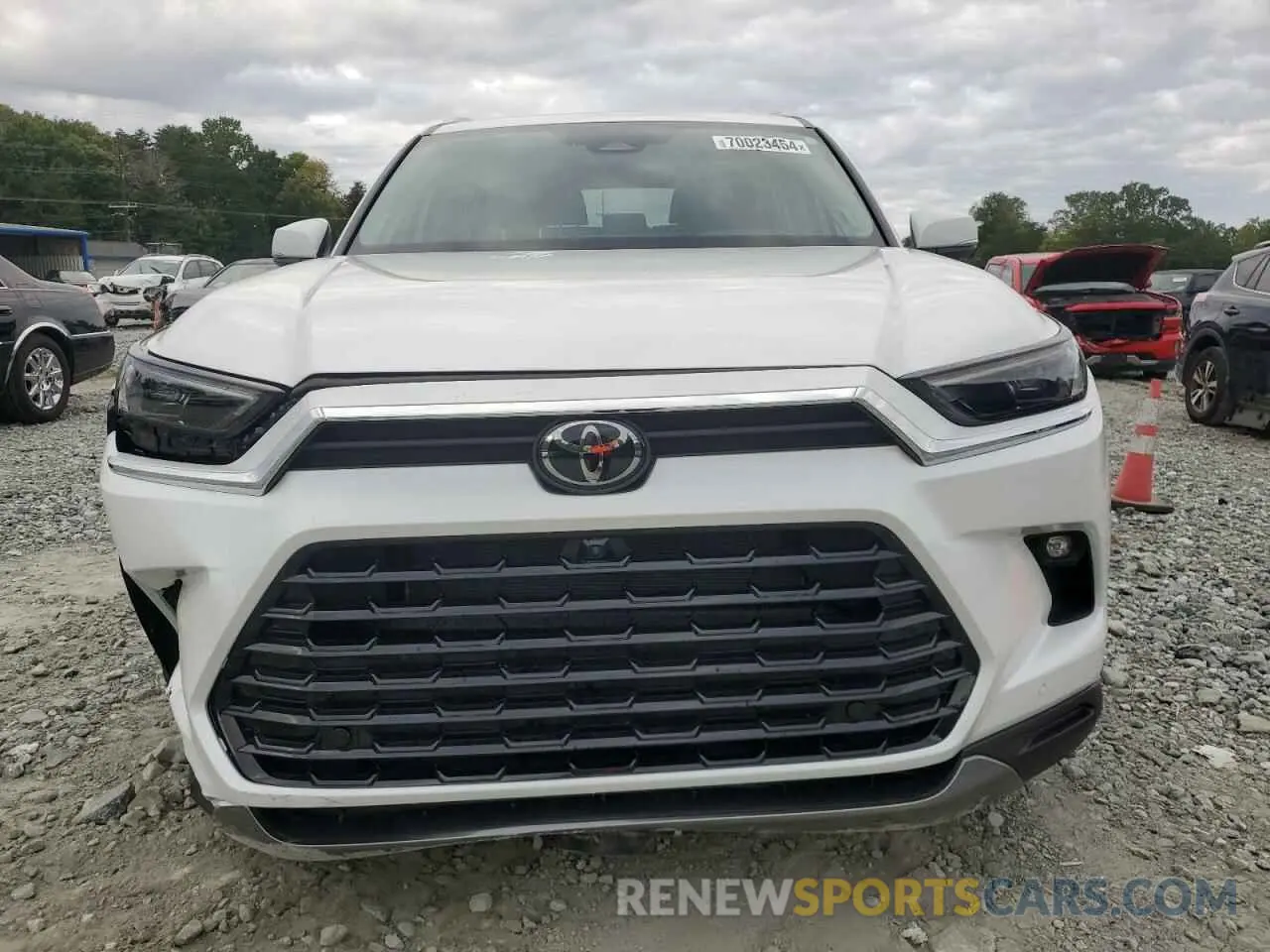 5 fotografías del automóvil dañado 5TDAAAB53RS046531 TOYOTA GRAND HIGH 2024