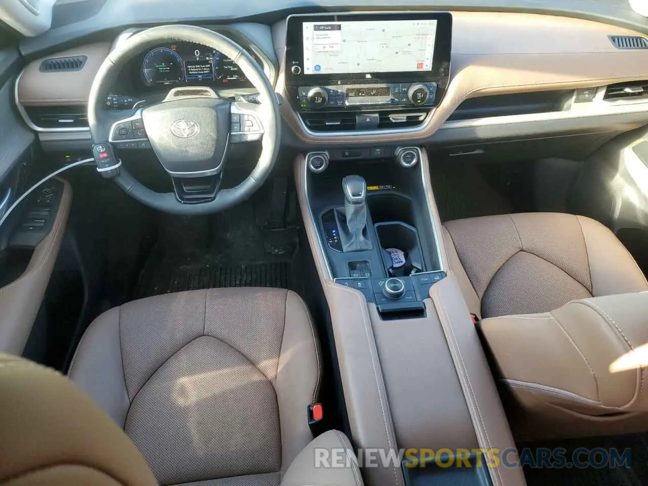 8 fotografías del automóvil dañado 5TDAAAB53RS057738 TOYOTA GRAND HIGH 2024