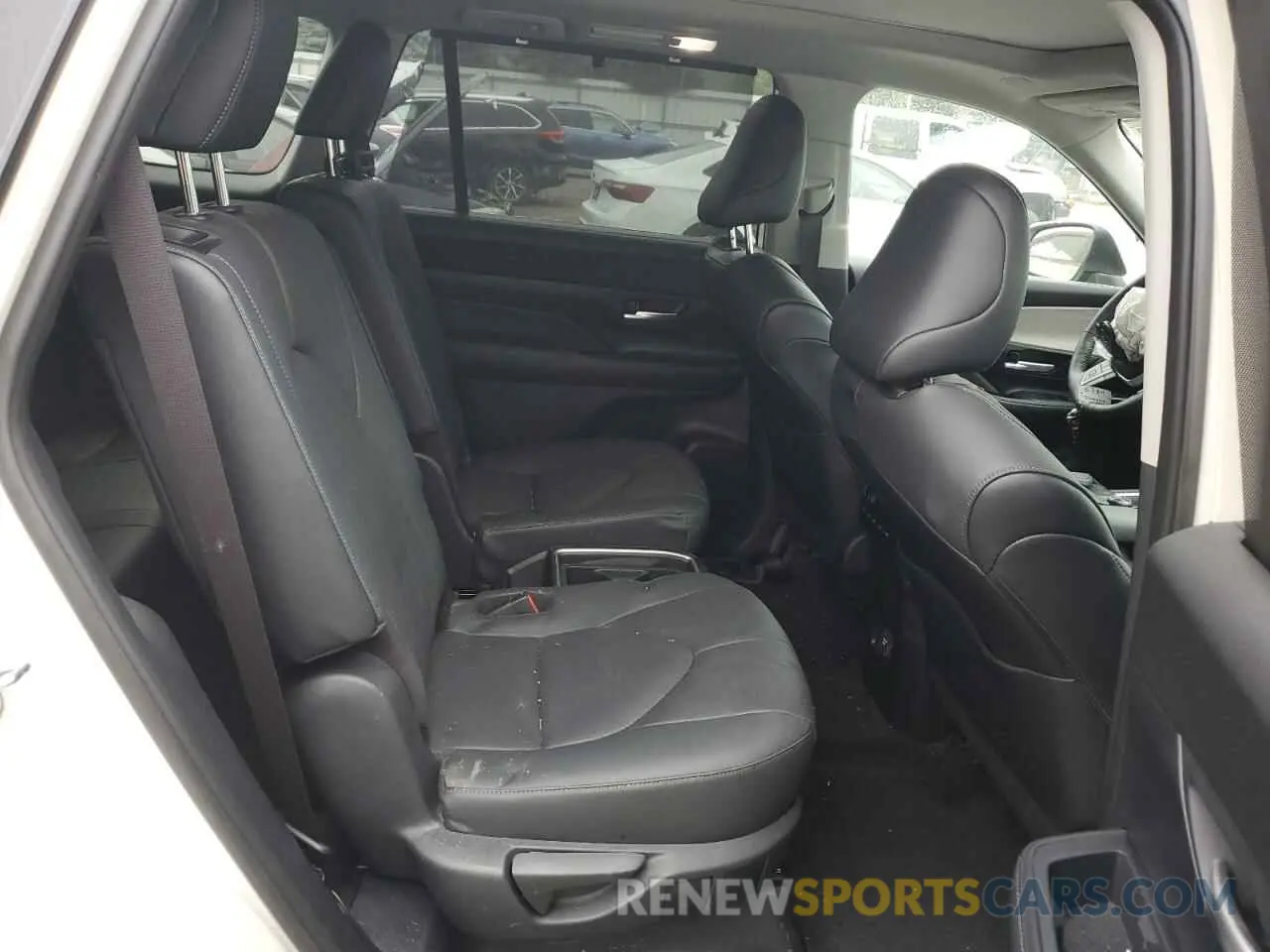 11 fotografías del automóvil dañado 5TDAAAB54RS019595 TOYOTA GRAND HIGH 2024