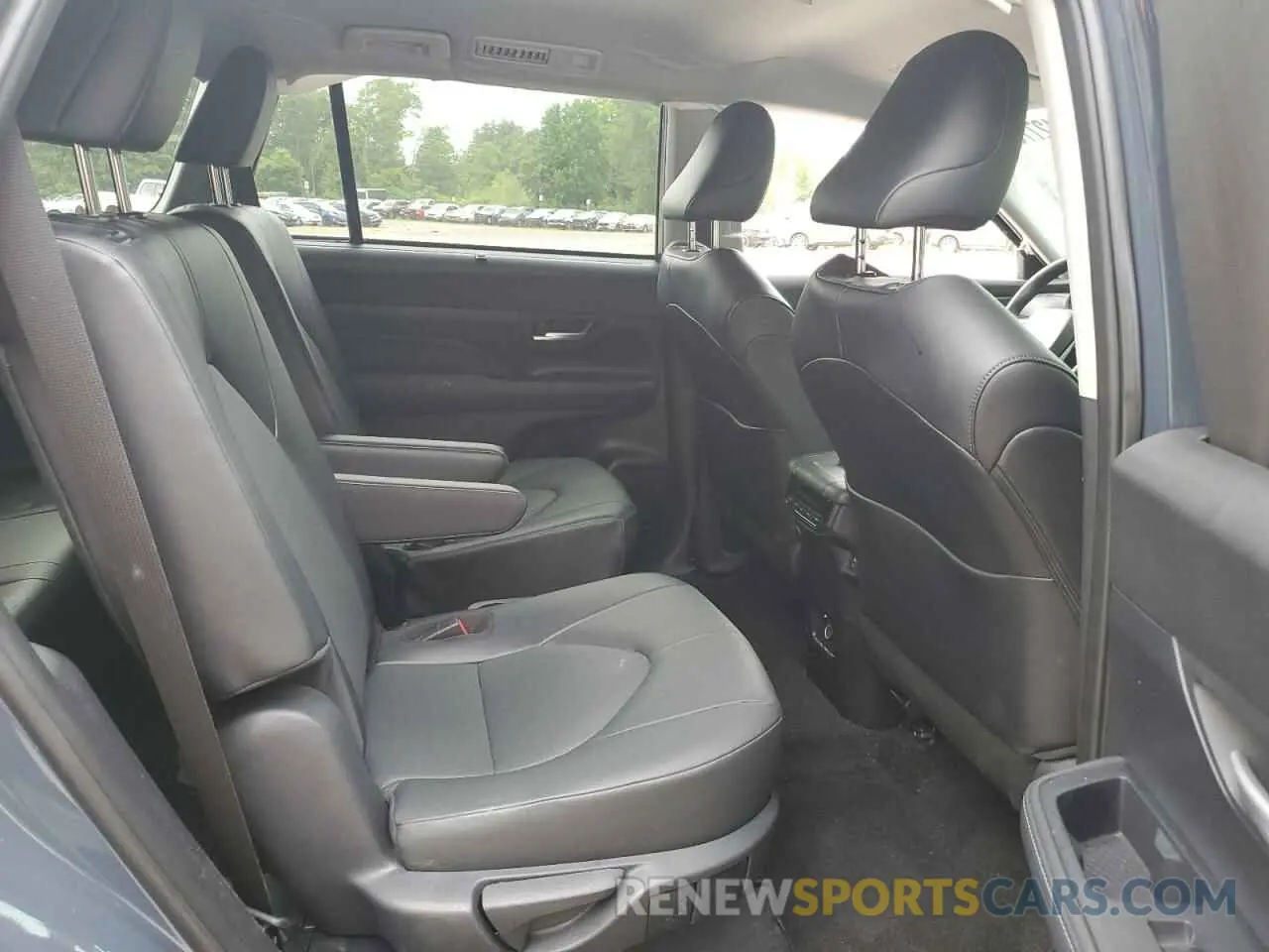 11 fotografías del automóvil dañado 5TDAAAB55RS061645 TOYOTA GRAND HIGH 2024