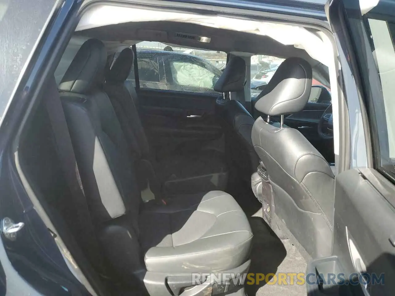 11 fotografías del automóvil dañado 5TDAAAB55RS063220 TOYOTA GRAND HIGH 2024