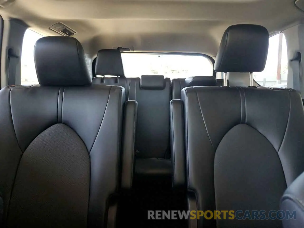 10 fotografías del automóvil dañado 5TDAAAB57RS014438 TOYOTA GRAND HIGH 2024
