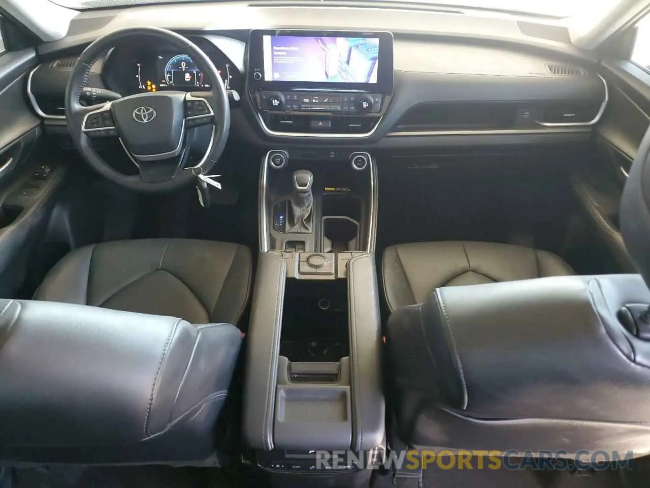 8 fotografías del automóvil dañado 5TDAAAB57RS014438 TOYOTA GRAND HIGH 2024